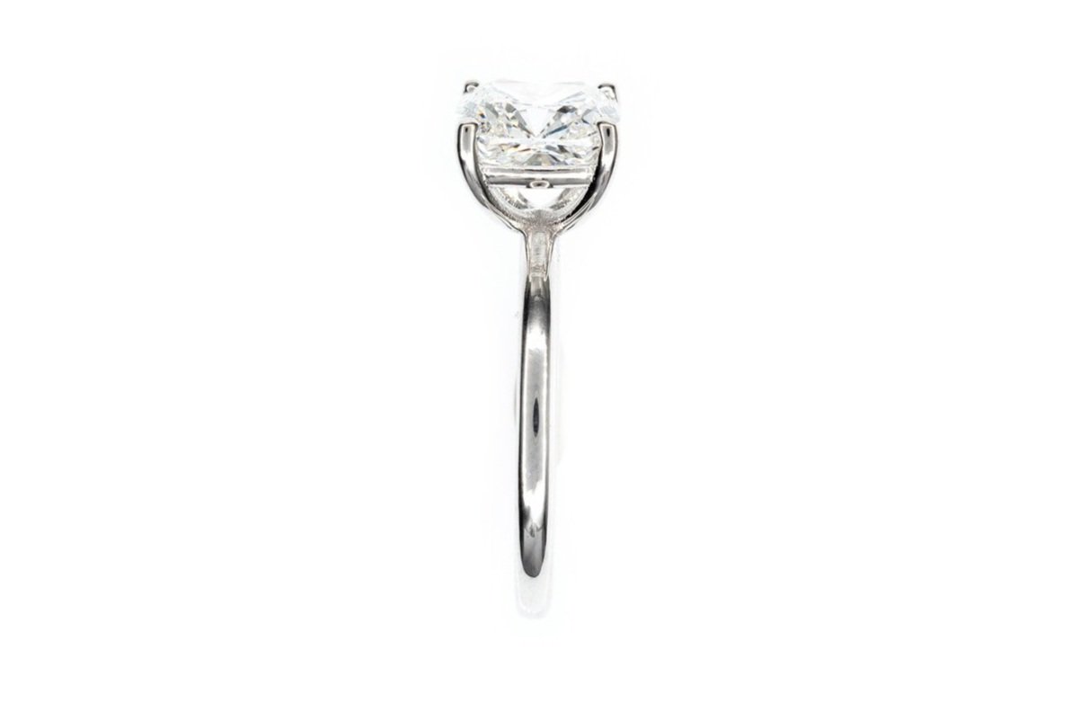 (S)White Gold Solitaire Cushion Cut Diamond Engagement Ring