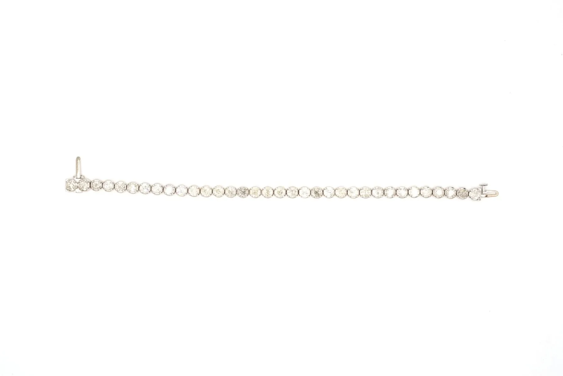 (T)White Gold Round Brilliant Cut Diamond Tennis Bracelet