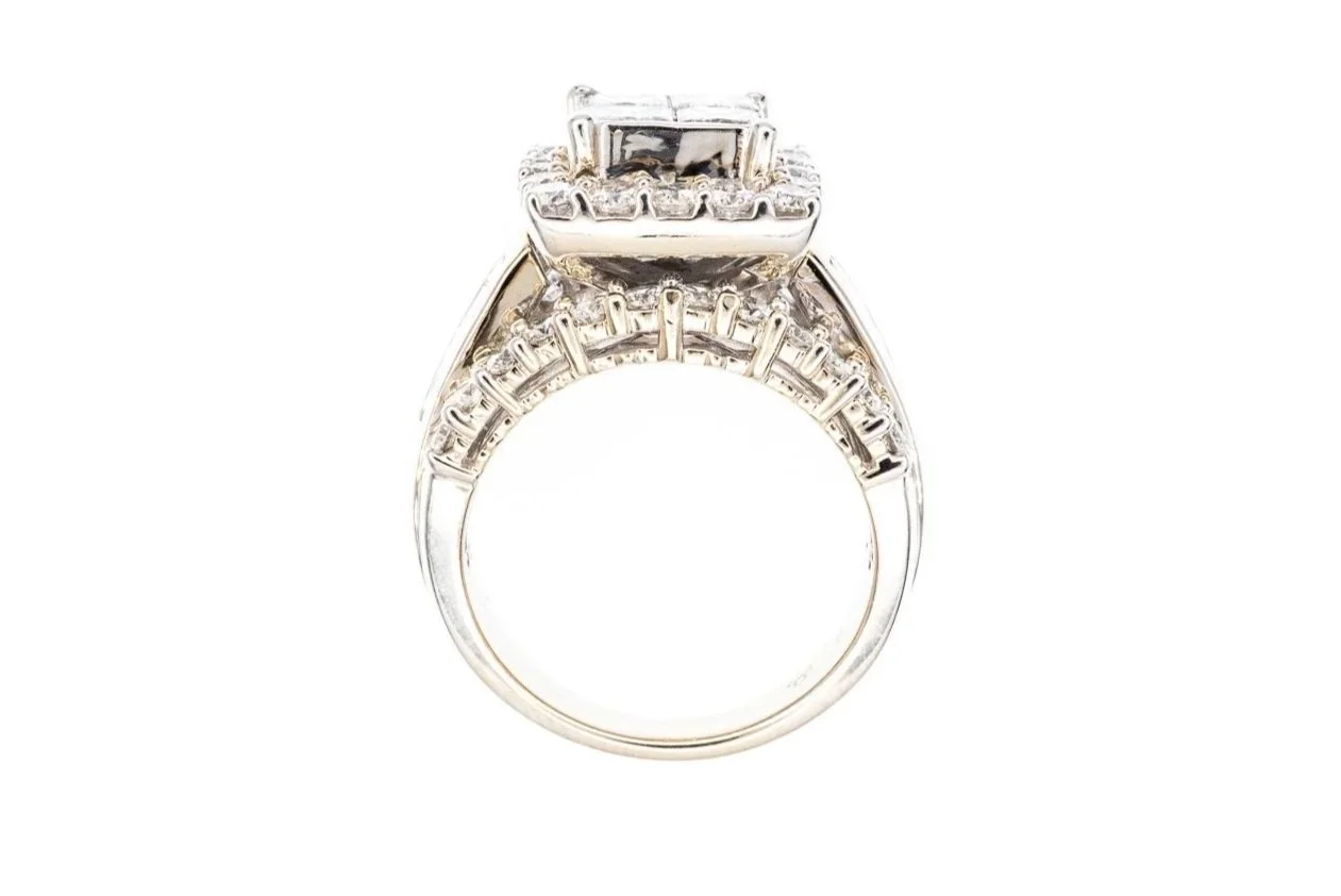 (F)White Gold Multi Diamond Cluster Ring