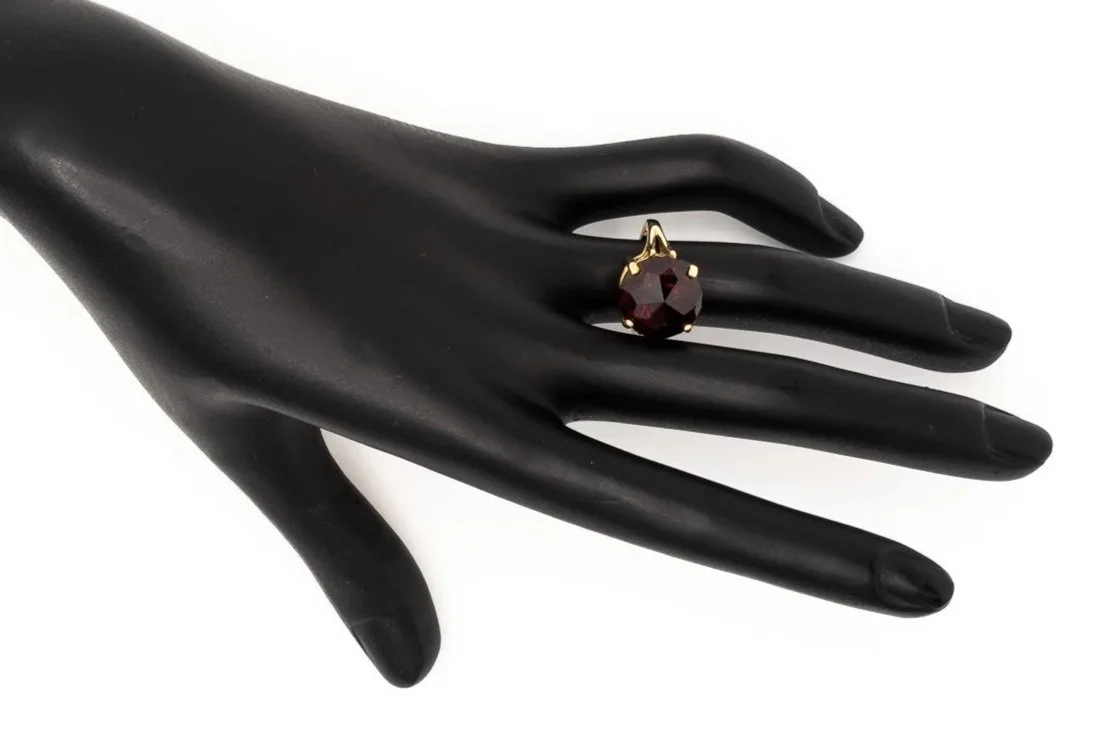 (H)Yellow Gold Solitaire Rhodolite Garnet Gemstone Ring