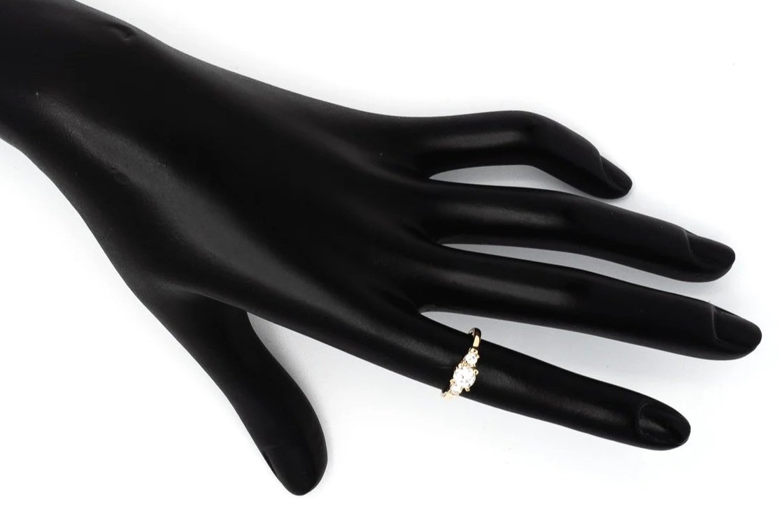 (H)Yellow Gold Round Brilliant Cut Diamond Three Stone Engagement Ring