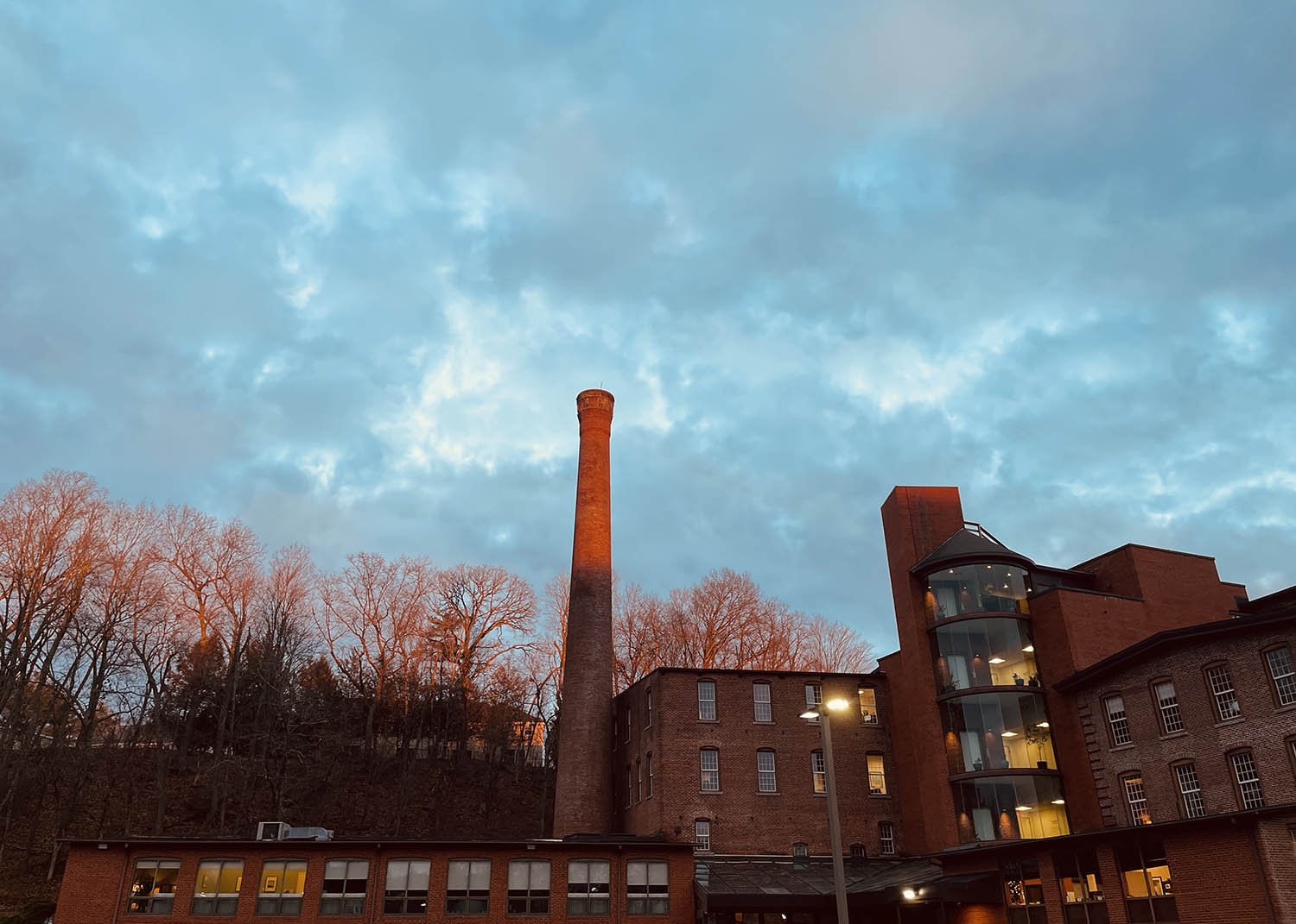 Damonmill Square