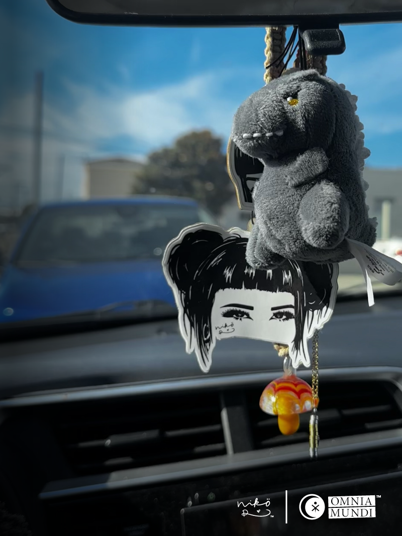 niko-air-freshener-in-car.png