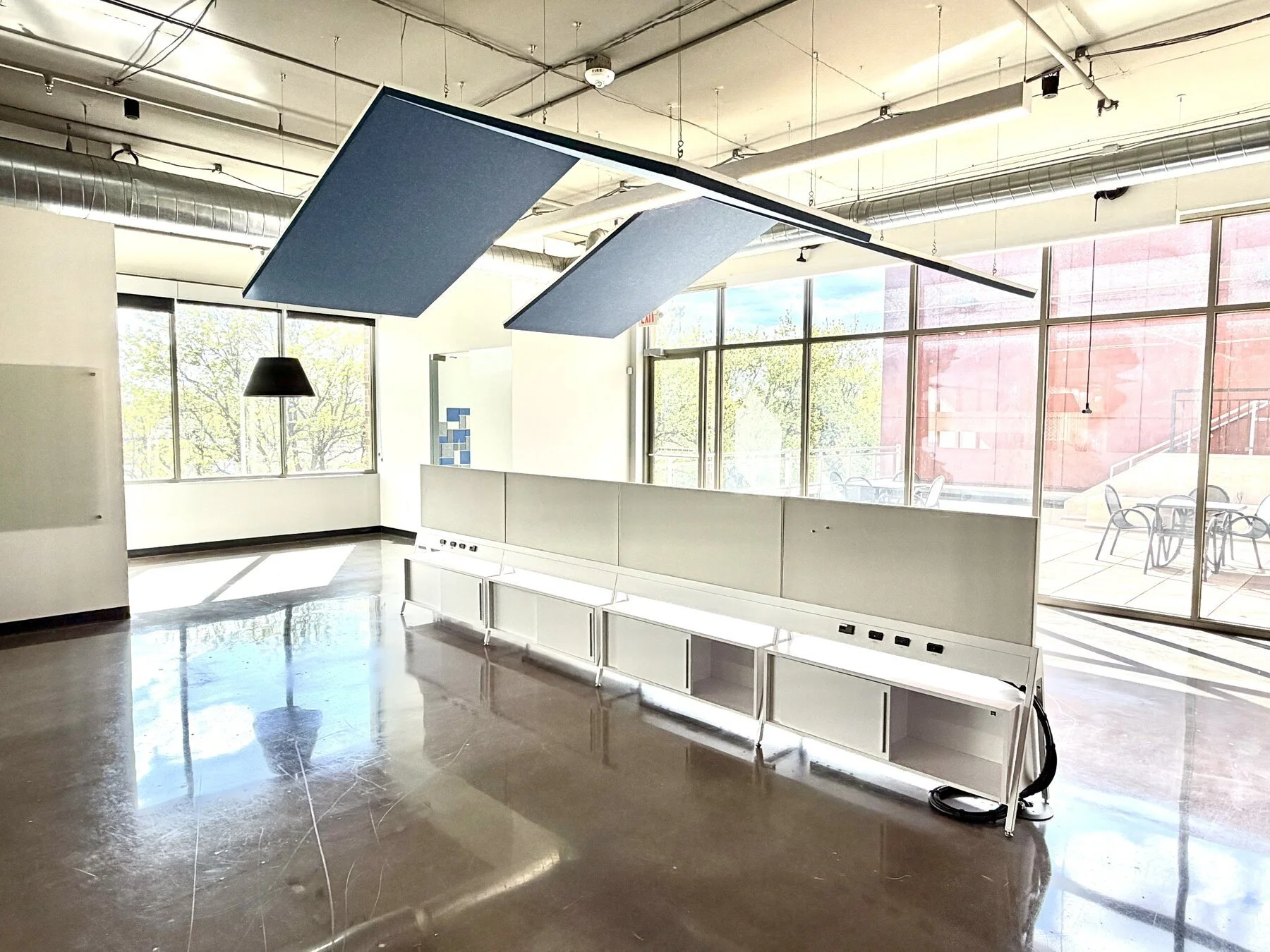 lyric306_09_open_area_counter.jpg