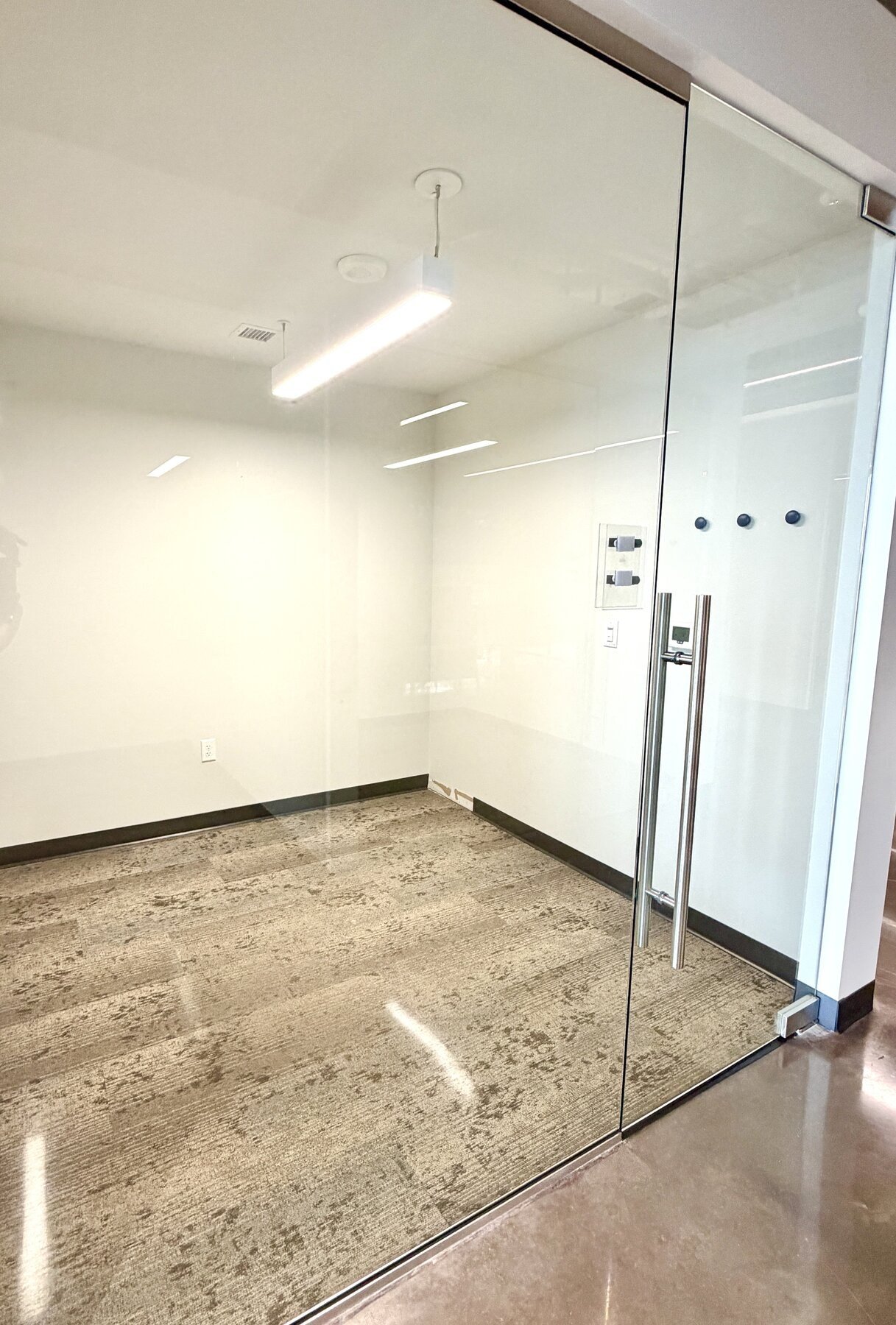 lyric306_13_private_office.jpg
