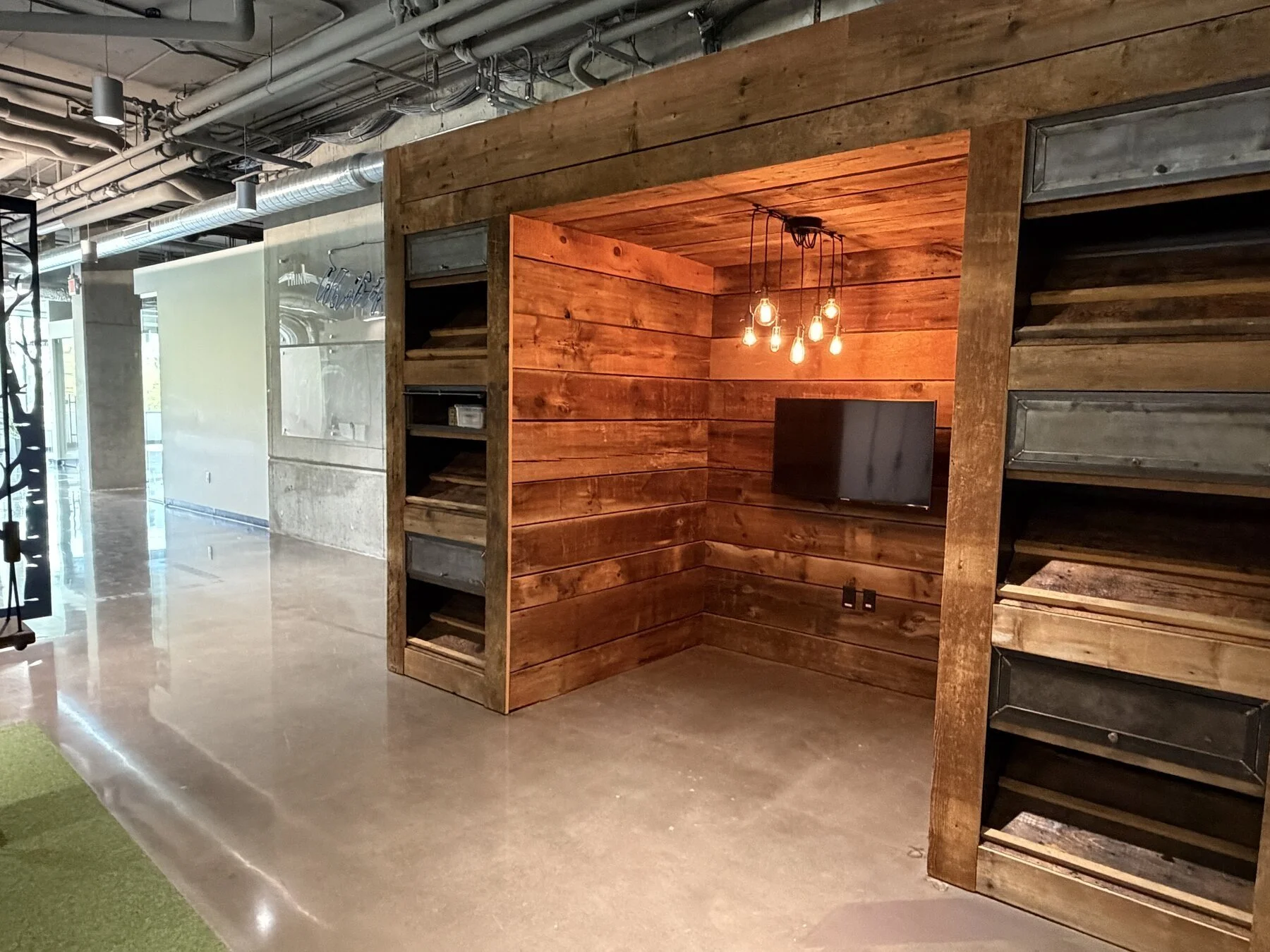 lyric306_16_wood_media_nook.jpg