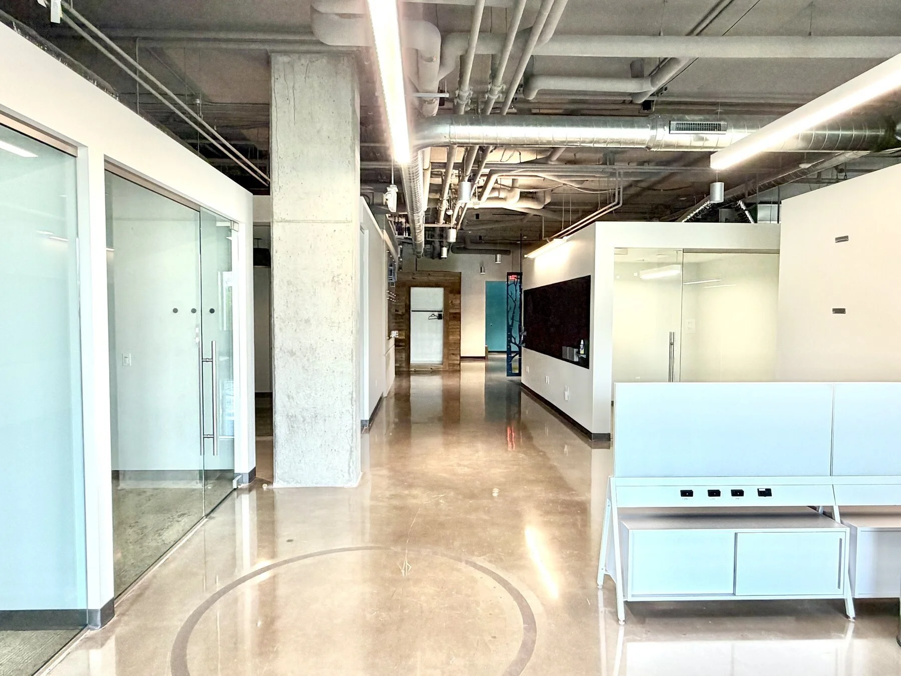 lyric306_19_offices_and_kitchen.jpg