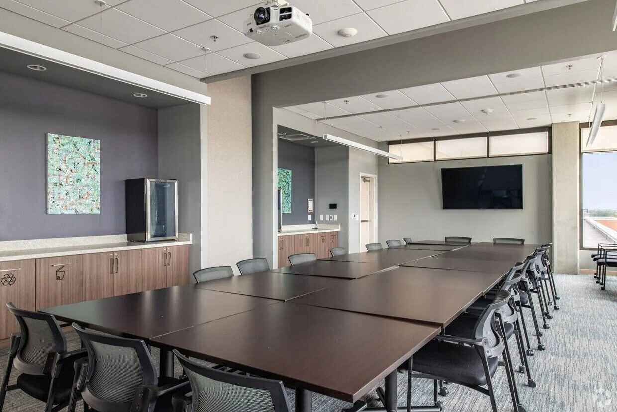 lyric306_25_conference_room.jpg