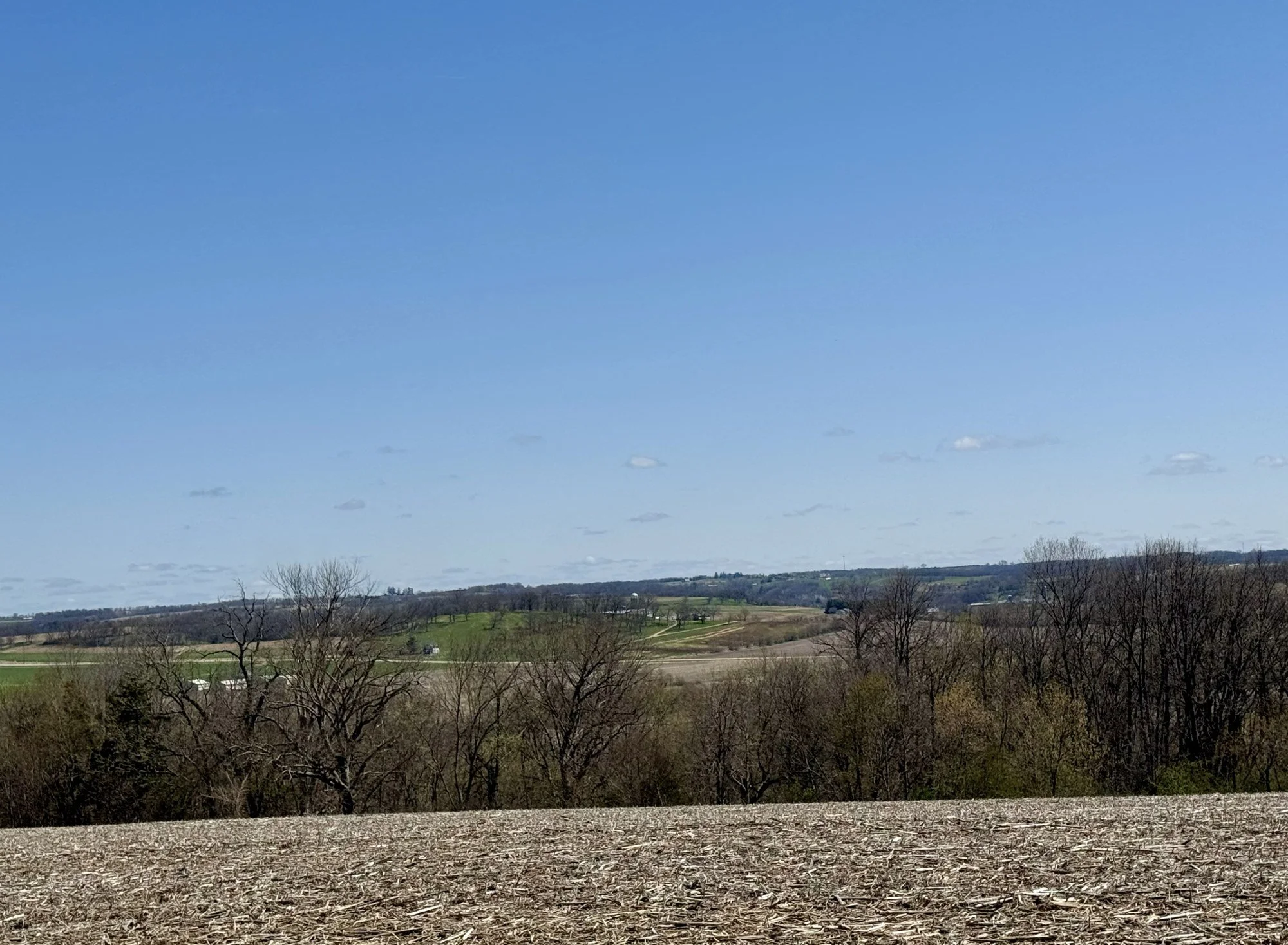 3065-W-Olson-St-Hilltop-2.jpg
