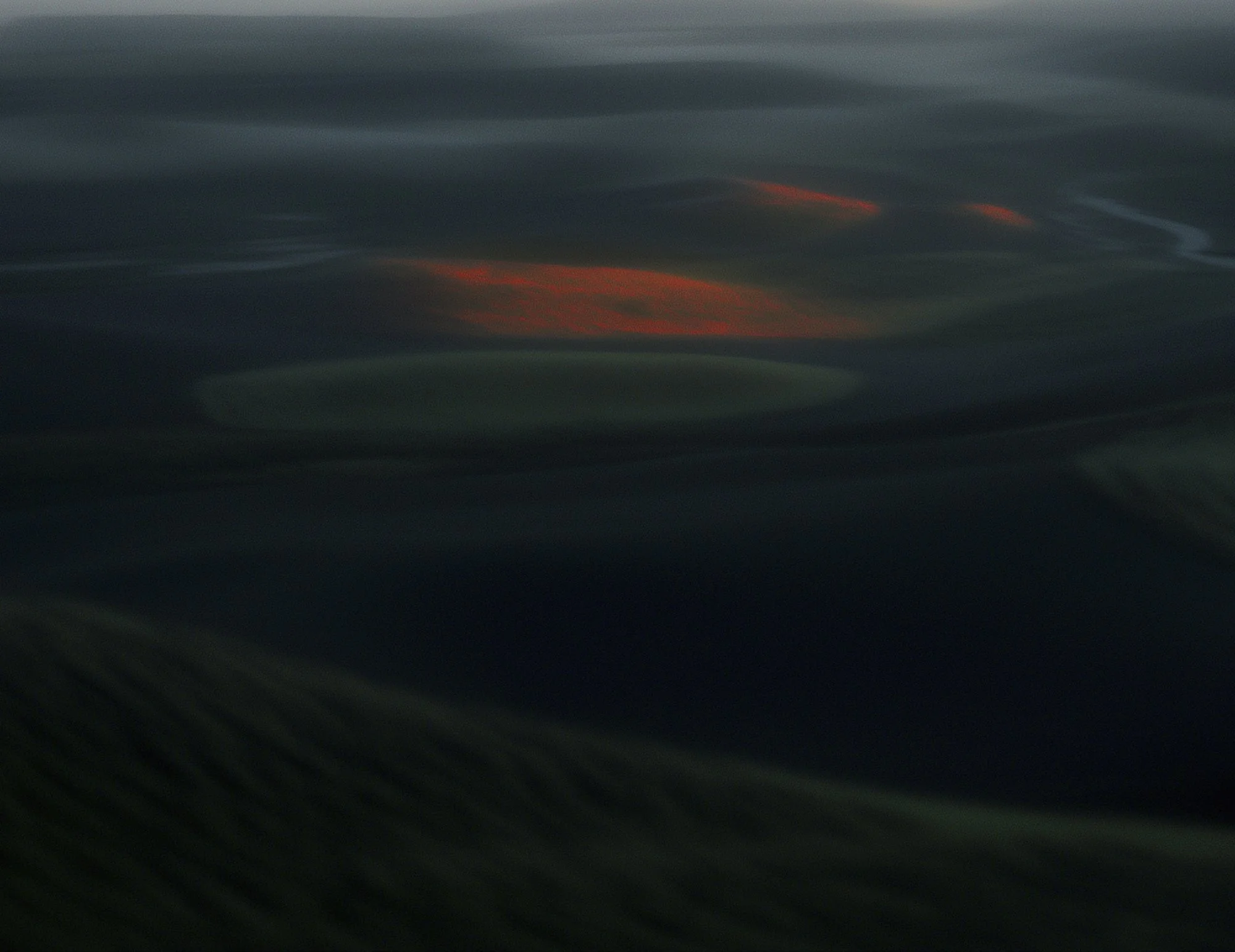 amani2464_a_dreamy_landscape_of_a_valley_with_rolling_hills._--_ea994955-be80-49d7-ad7f-7ba6517b5f3e.jpg
