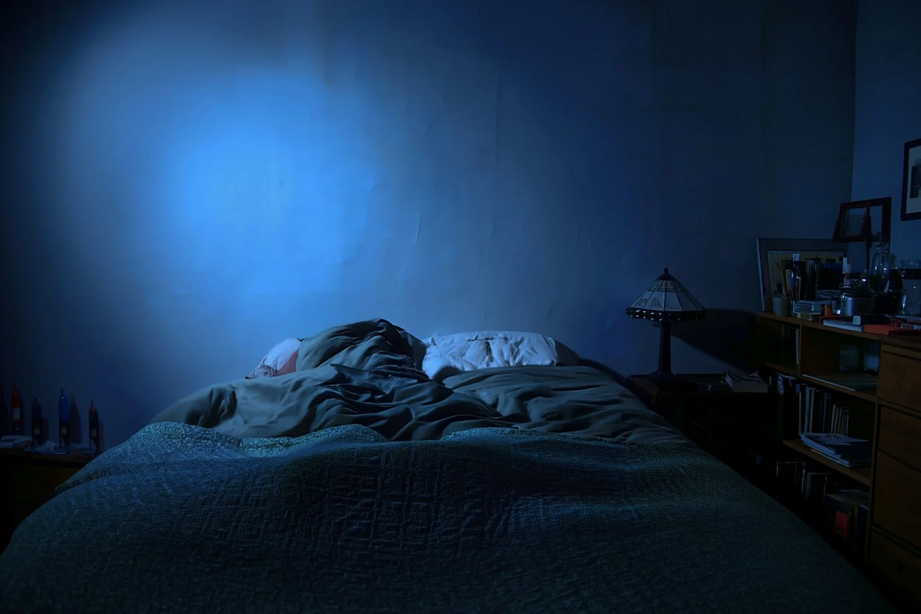 amani2464_httpss.mj.runTrqW-D5YBlo_A_person_sleeping_in_bed_n_3ac8ac11-8e10-48a5-bf5e-39e99299b9a4_1-2.jpg
