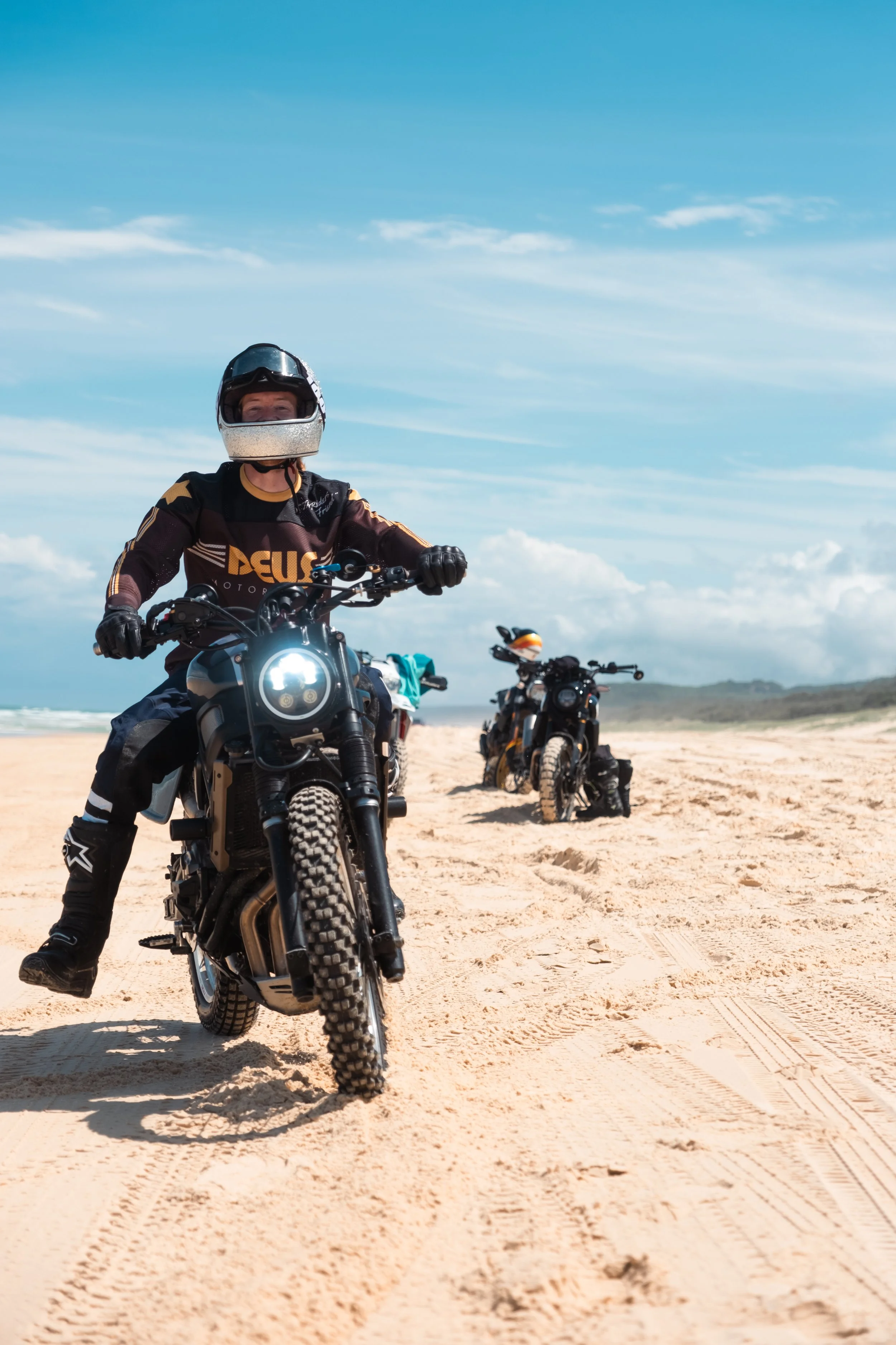 Xsr Tracker Riding Form Flat Tracker XSR700 – Kelpi Custom Moto