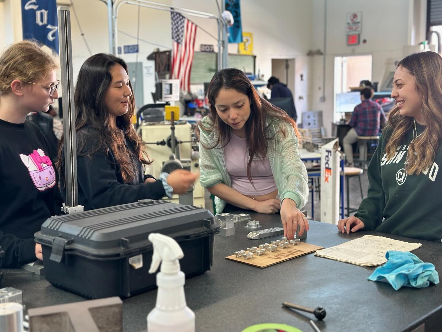 I gave a lil&rsquo; classroom talk at Hawthorne High School today and was FLOORED at the level these kids are learning to build at. To me it was such a testament to how much impact an incredibly dedicated and passionate shop teacher can have, and als