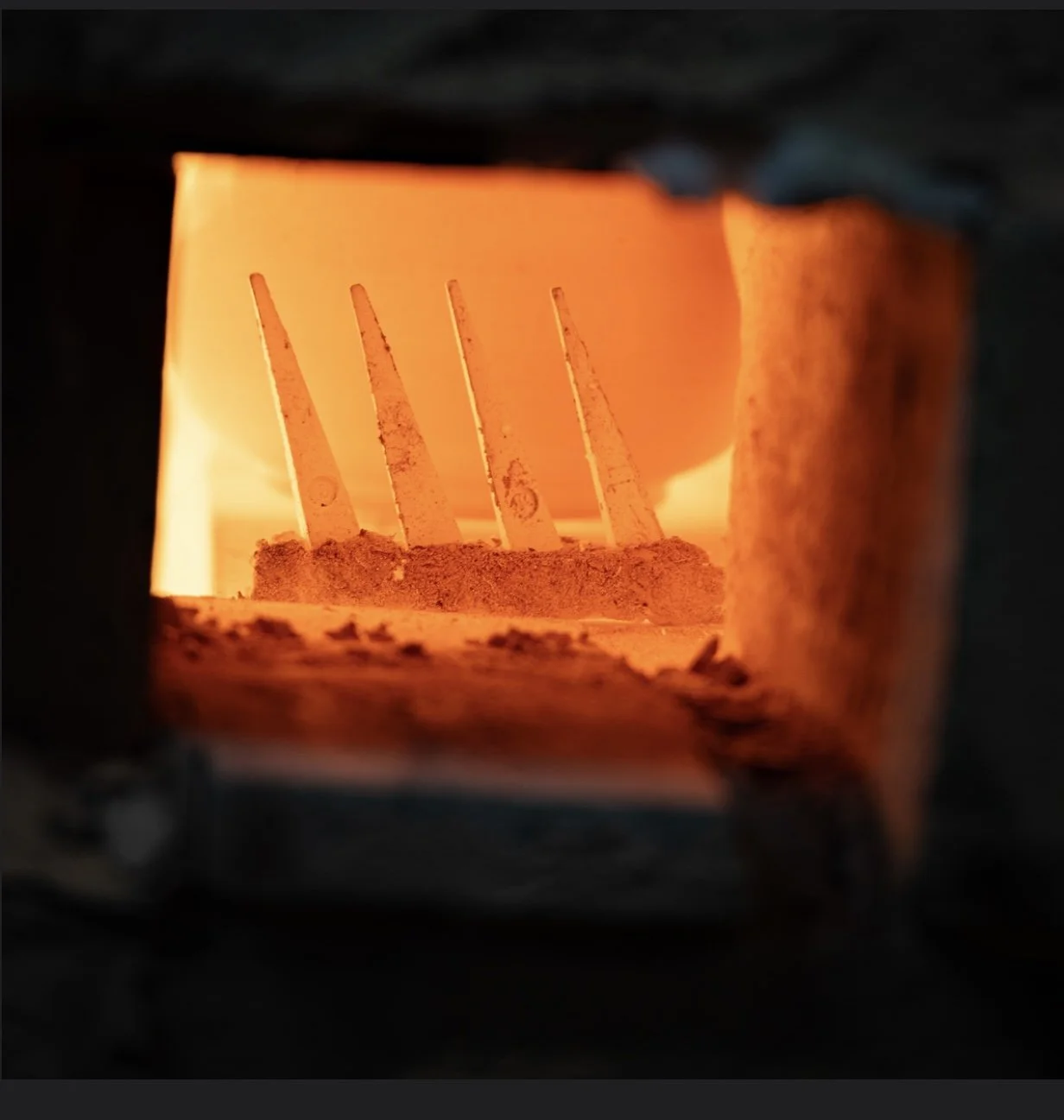 Firing the wood-fired kiln
