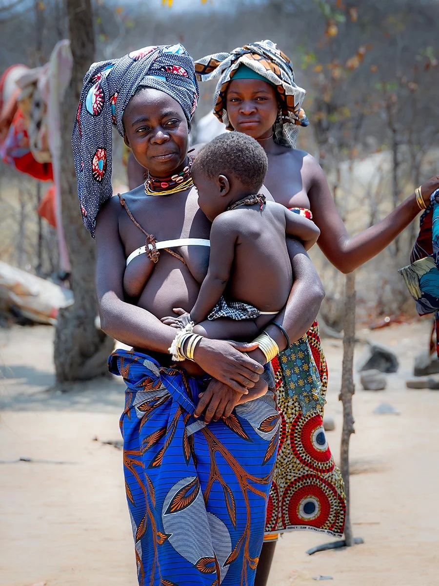 Ndengeleno Lady & Chila - Angola