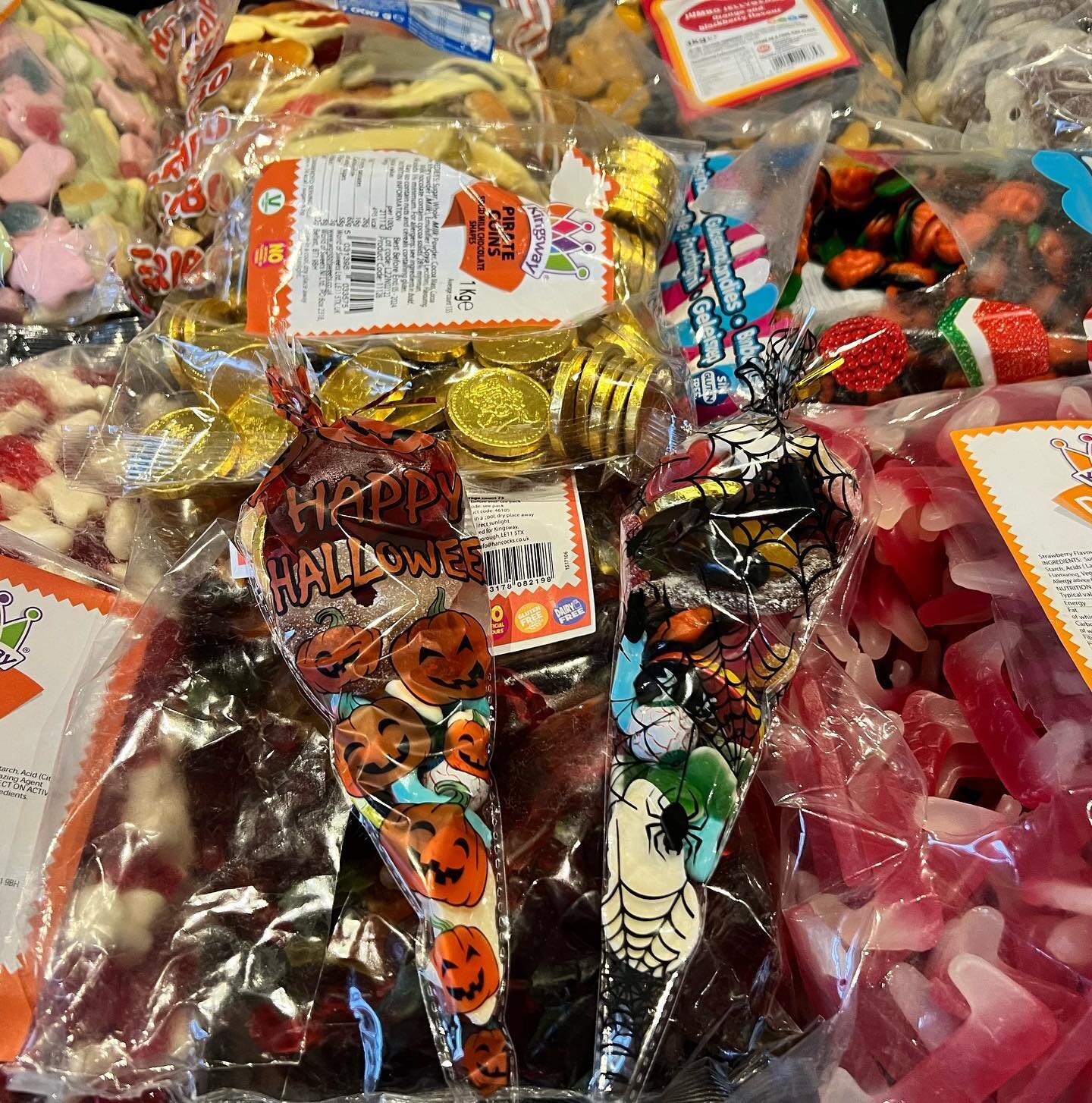 Our Halloween sweets and treat bags are now available from our sweet shop. Lovingly put together by Belinda with not a lot of help from @grainnetaylor who seemed to be on quality control duty.

#sweets #sweetshop #halloween #halloweensweets #treats #