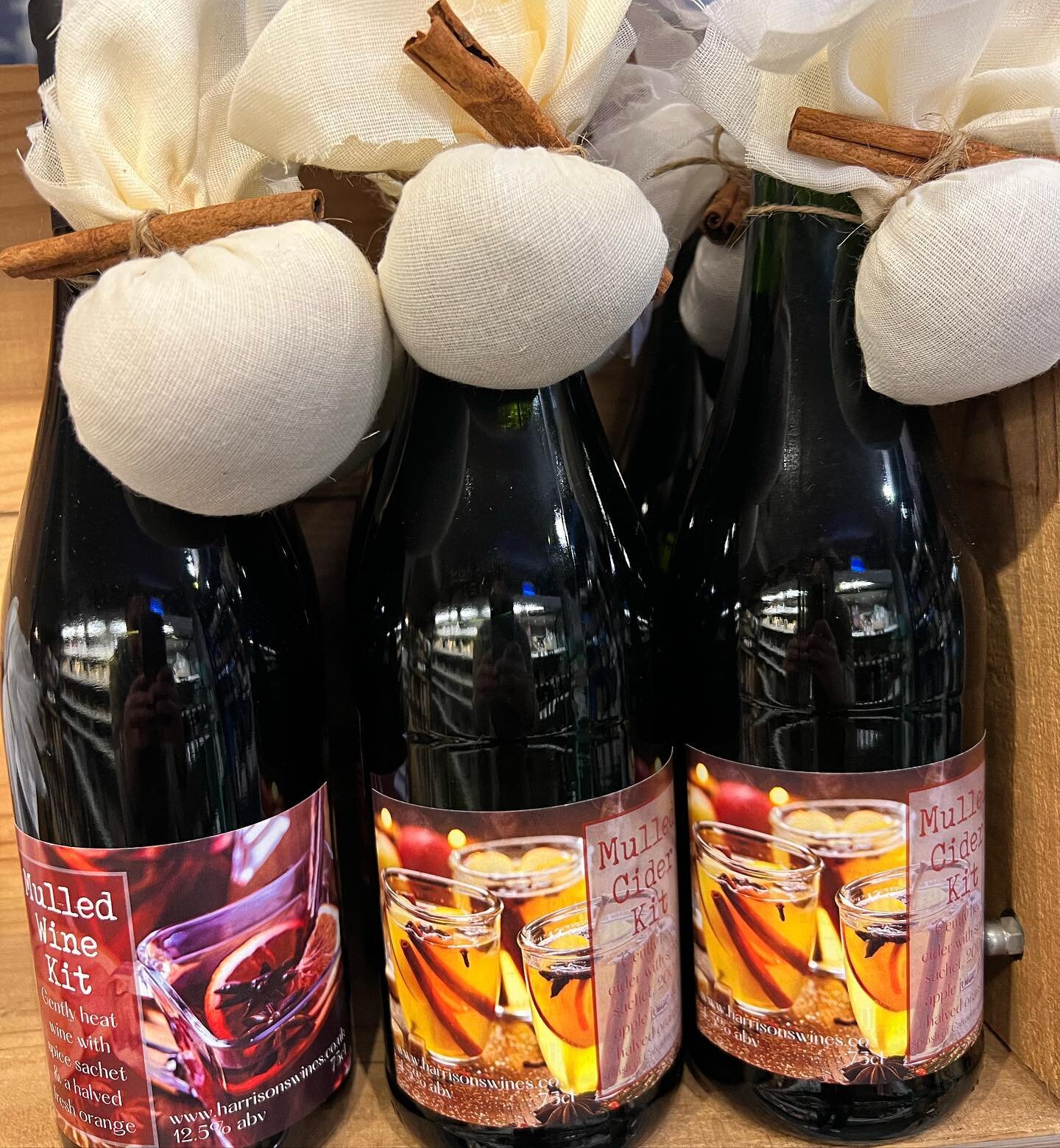 Our handmade mulled wine and mulled cider kits are now available in store and to pre-order.

#mulledwine #mulledcider #hotwine #vinchaud #harrisonsdeli #pitshanger
