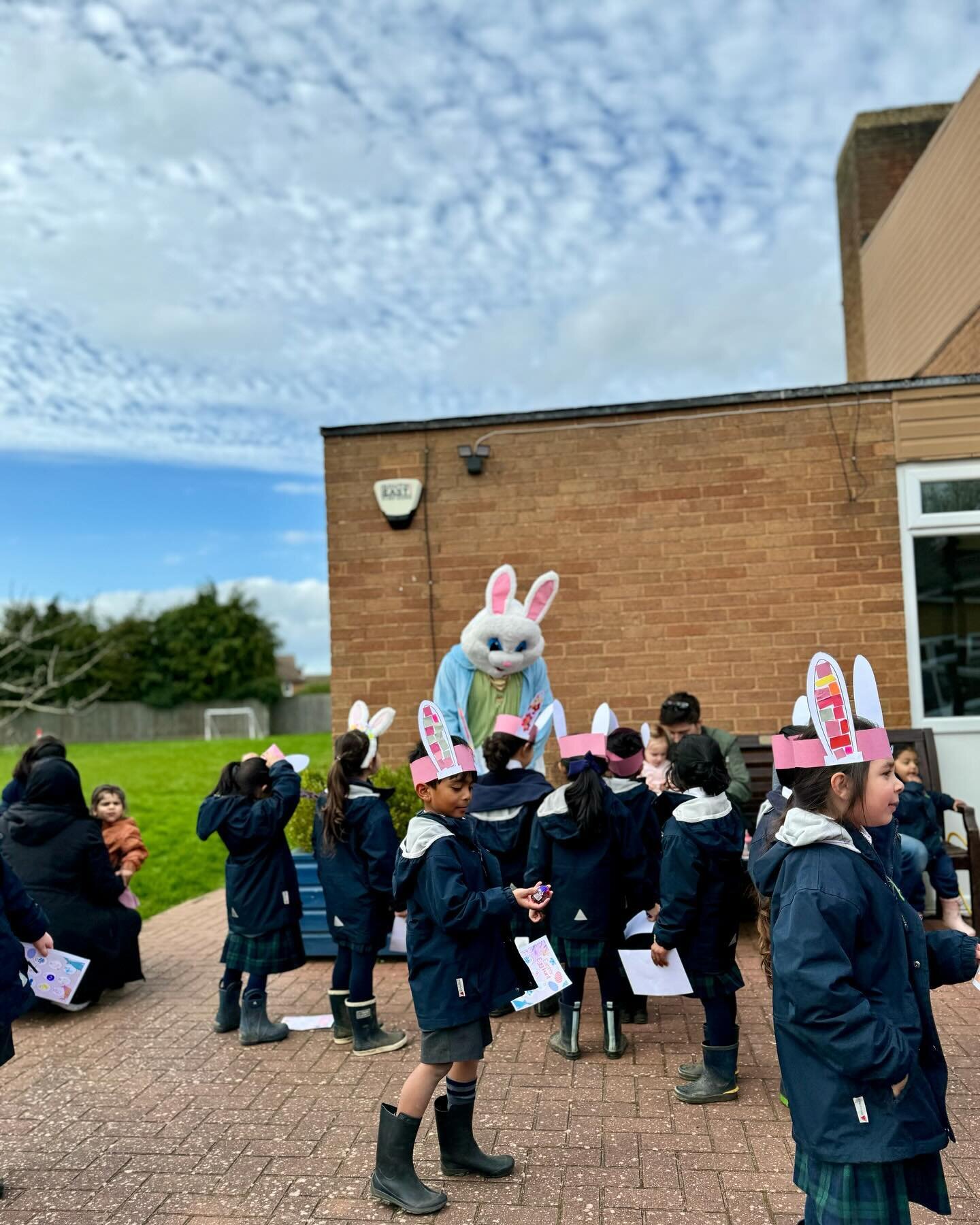 What a wonderful way to end the week for both the children and families with the Orchard Easter Egg Hunt! 🐰🪺🐣

A great afternoon for all the children across the school, laughter, adventure and working together!🍎

#orchardschoolandnursery #eastere