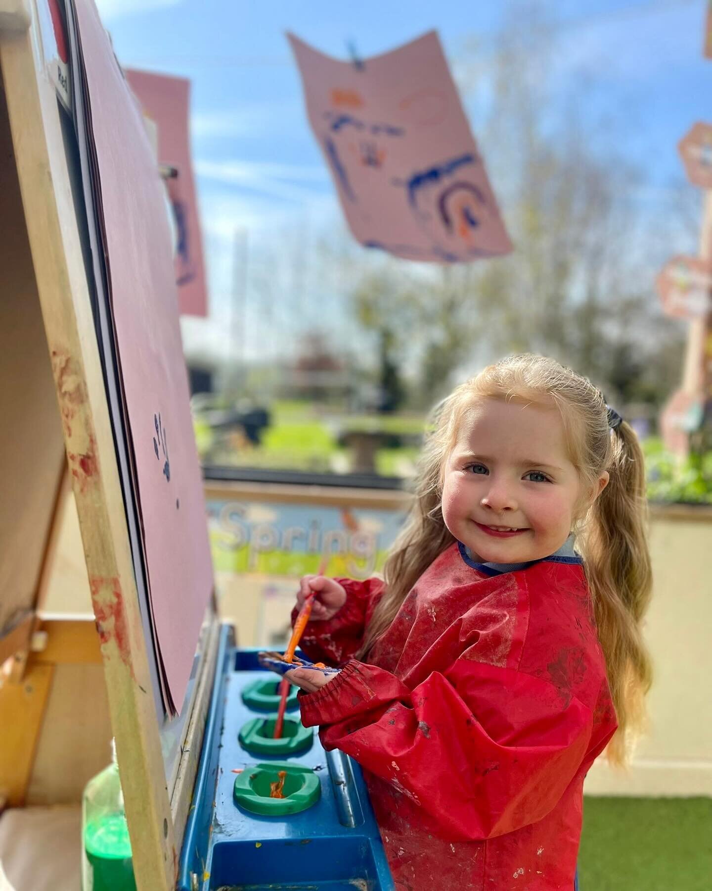 What a wonderful morning to explore Spring painting in the sunshine☀️

Our Russet (pre-school) class have loved exploring the outdoor area and making observations from their growing plants and garden!🌼

#orchardschoolandnursery #spring #springpainti