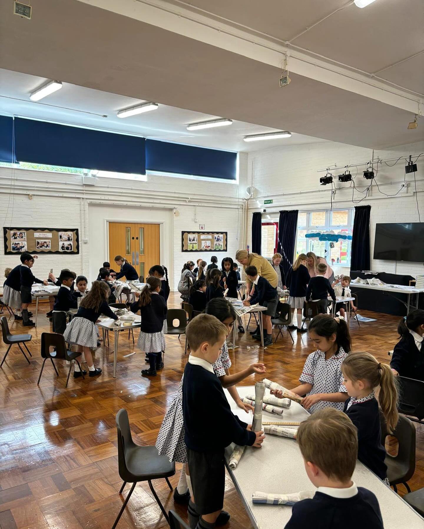 A wonderful morning beginning our STEAM week at Orchard, our Prep classes worked collaboratively to create their own tables using recycled resources, a fantastic way to begin the week!🍎 

#steamweek #orchardschoolandnursery #bedfordshire #hertfordsh
