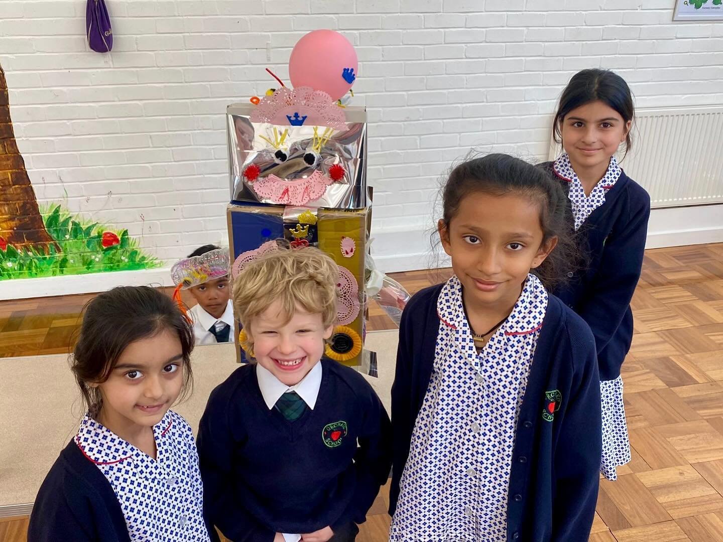 Continuing our STEAM week at Orchard, we had an afternoon working with the whole school and Russets (pre-school) to create robots out of Junk Modelling.🍎

The children worked hard as a group to plan their ideas and resources needed for their robots.