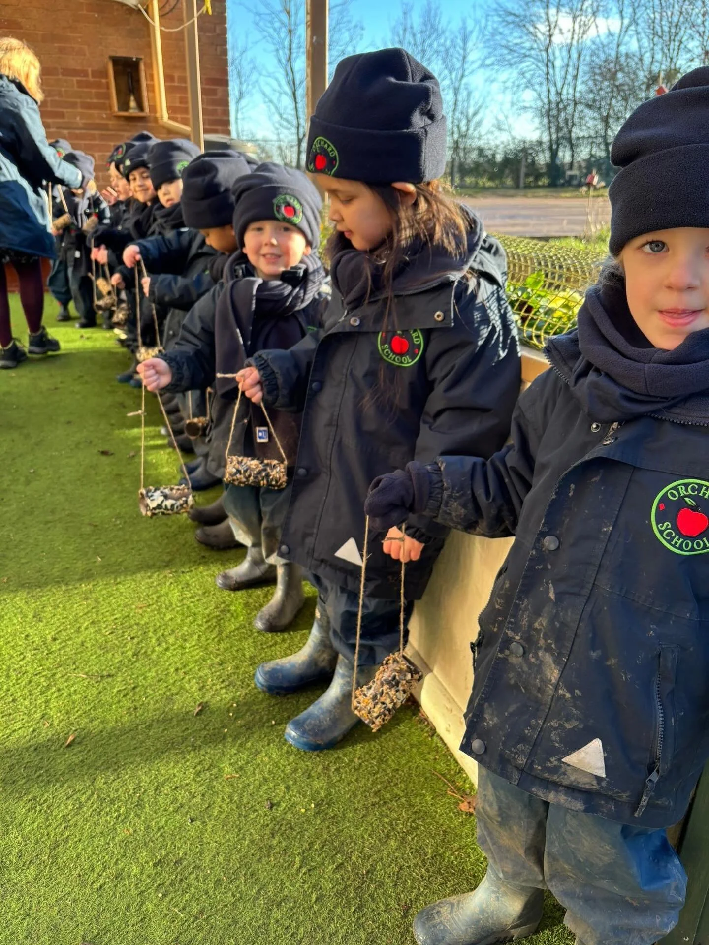 Russets take on Big Schools Bird Watch! 🍎
We made a bird collage and bird feeders and went out to see what birds we could find!🪶🐦&zwj;⬛🐦 
We are so proud of our Russet class for showing such curiosity and creativity with their bird feeders!🍎

#p