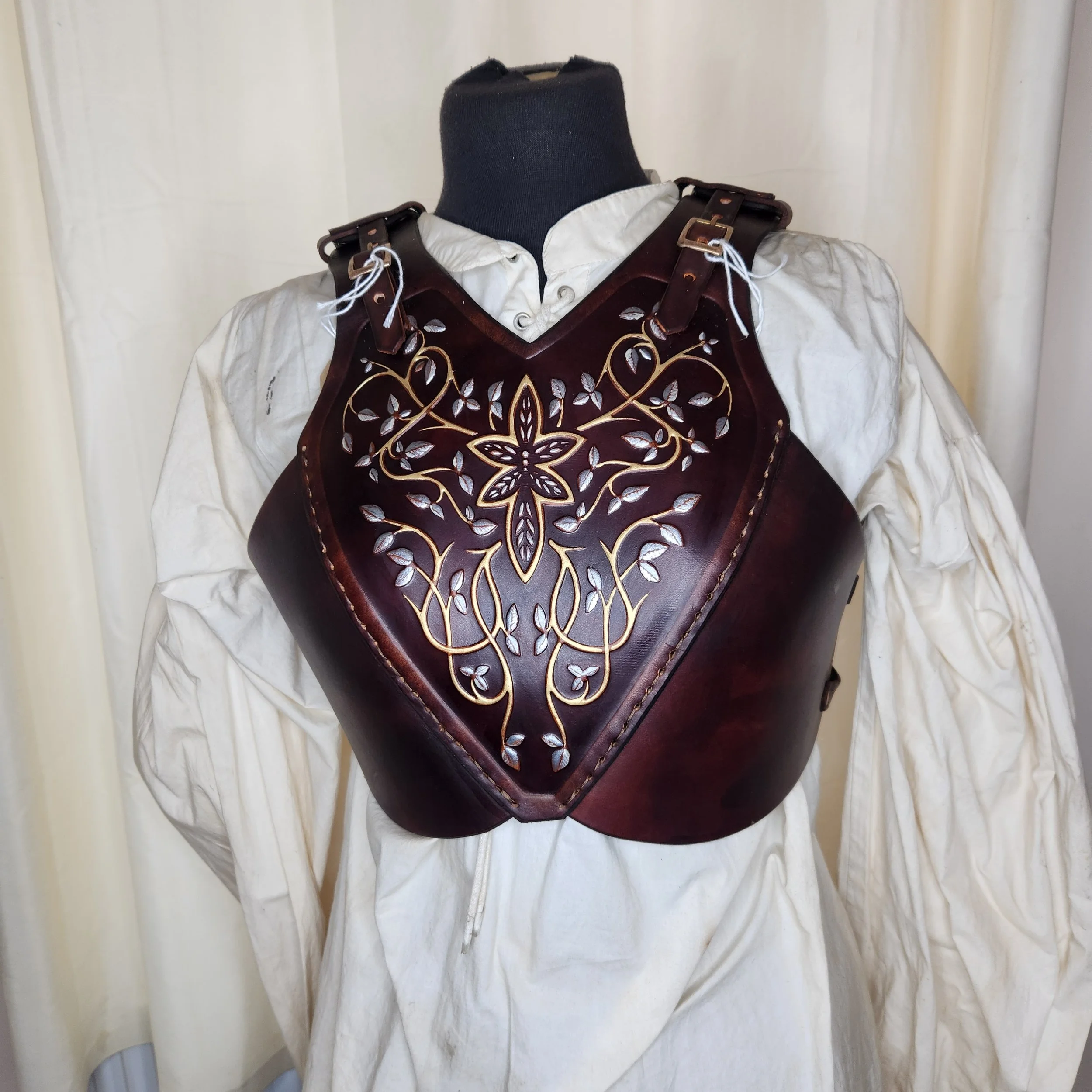 ornate verdant cuirass (5).jpg
