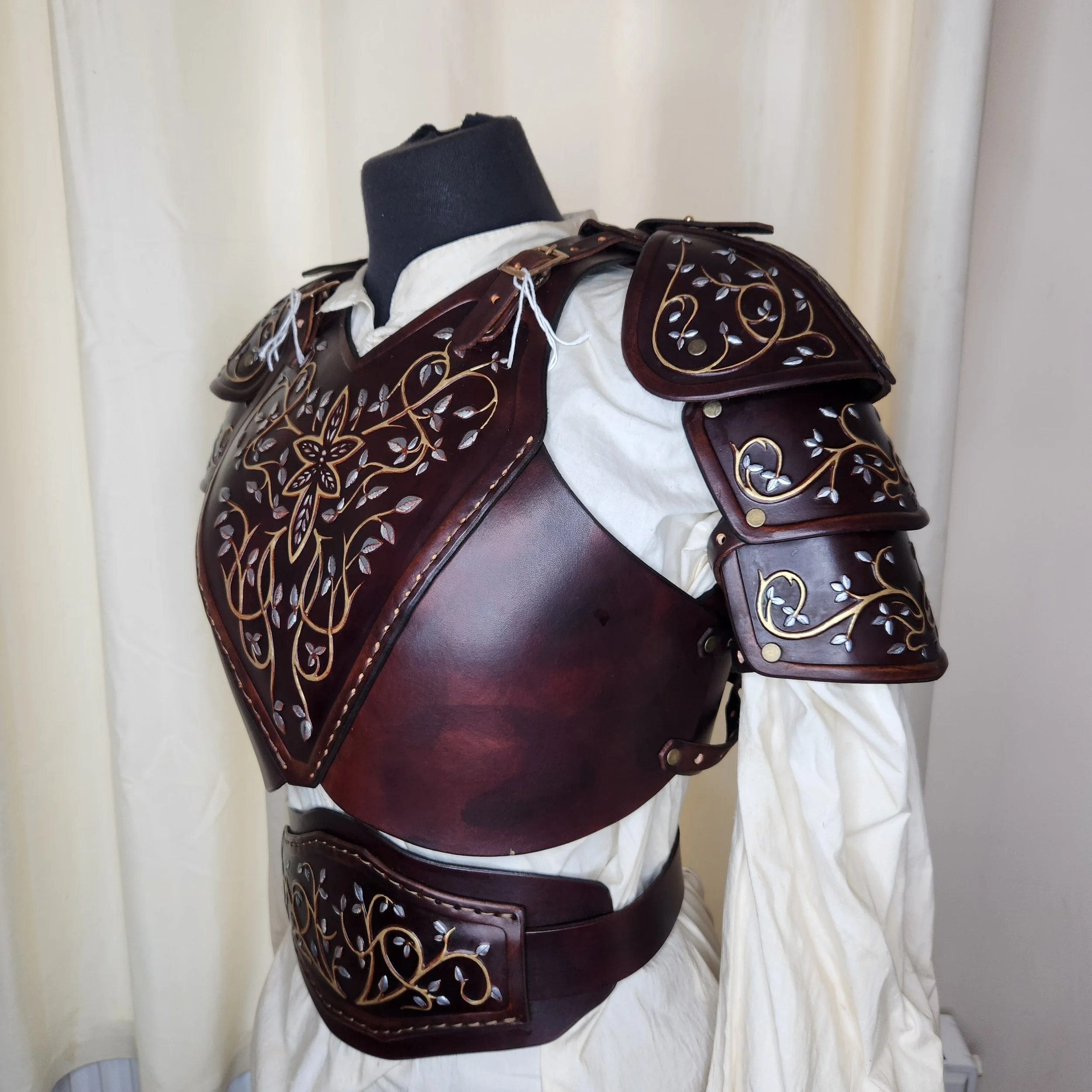 ornate verdant cuirass (1).jpg