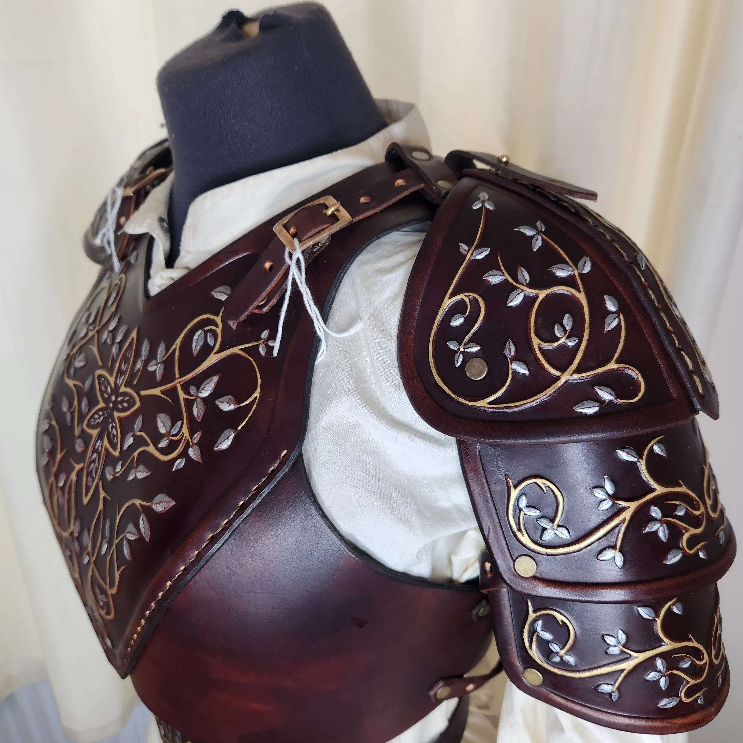 ornate verdant cuirass (3).jpg