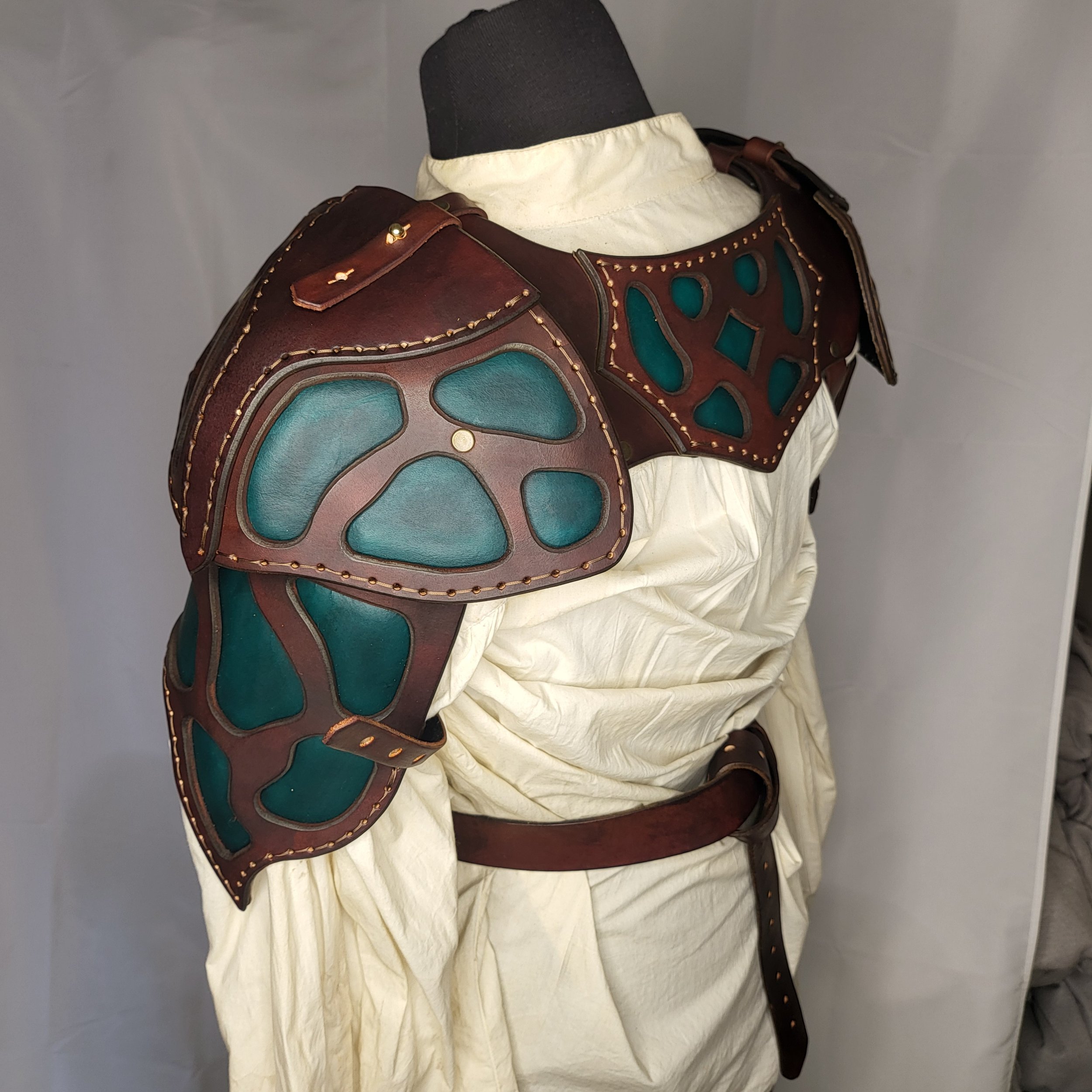 Ethereal Gorget Set (3).jpg
