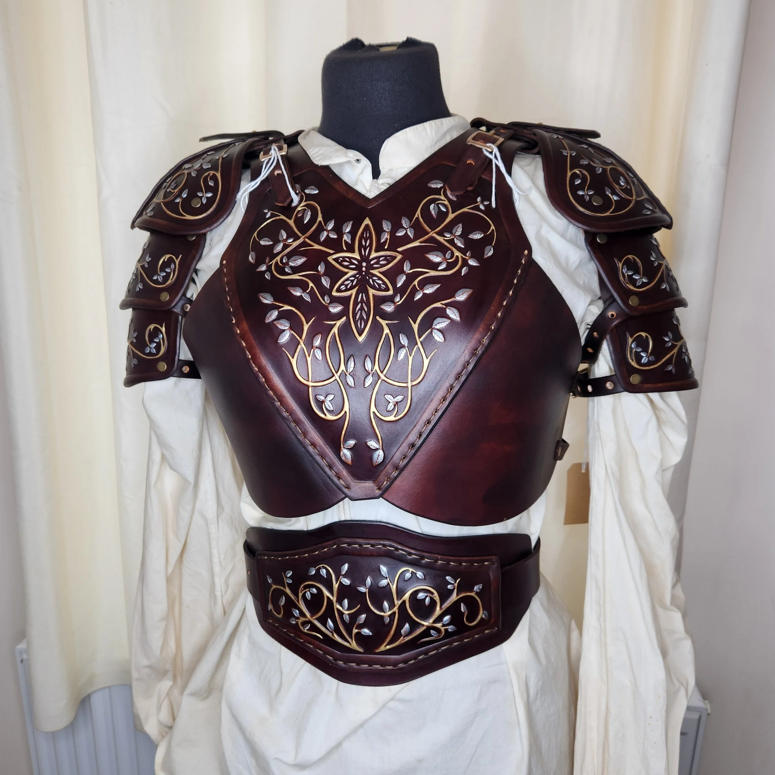 ornate verdant cuirass (7).jpg