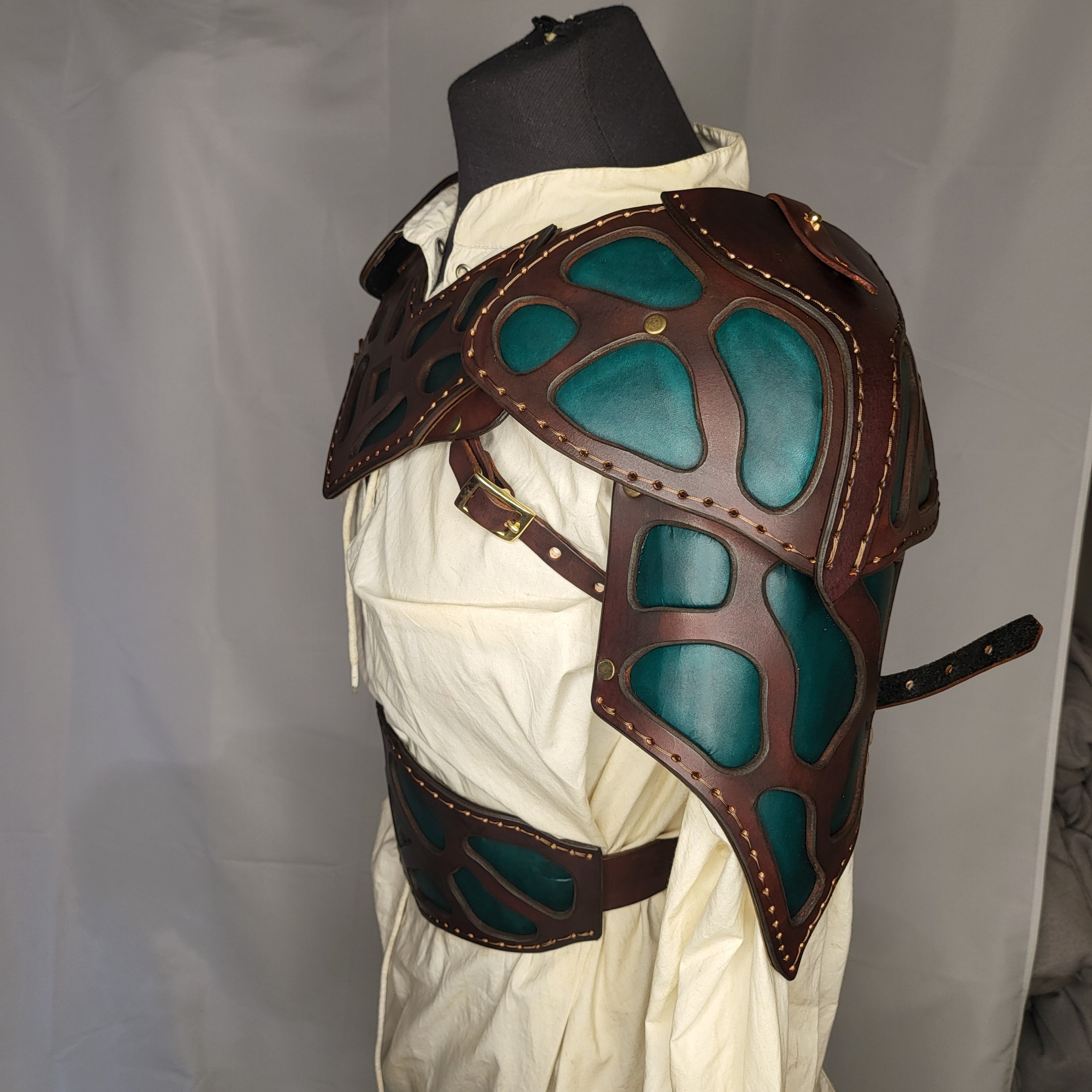 Ethereal Gorget Set (2).jpg