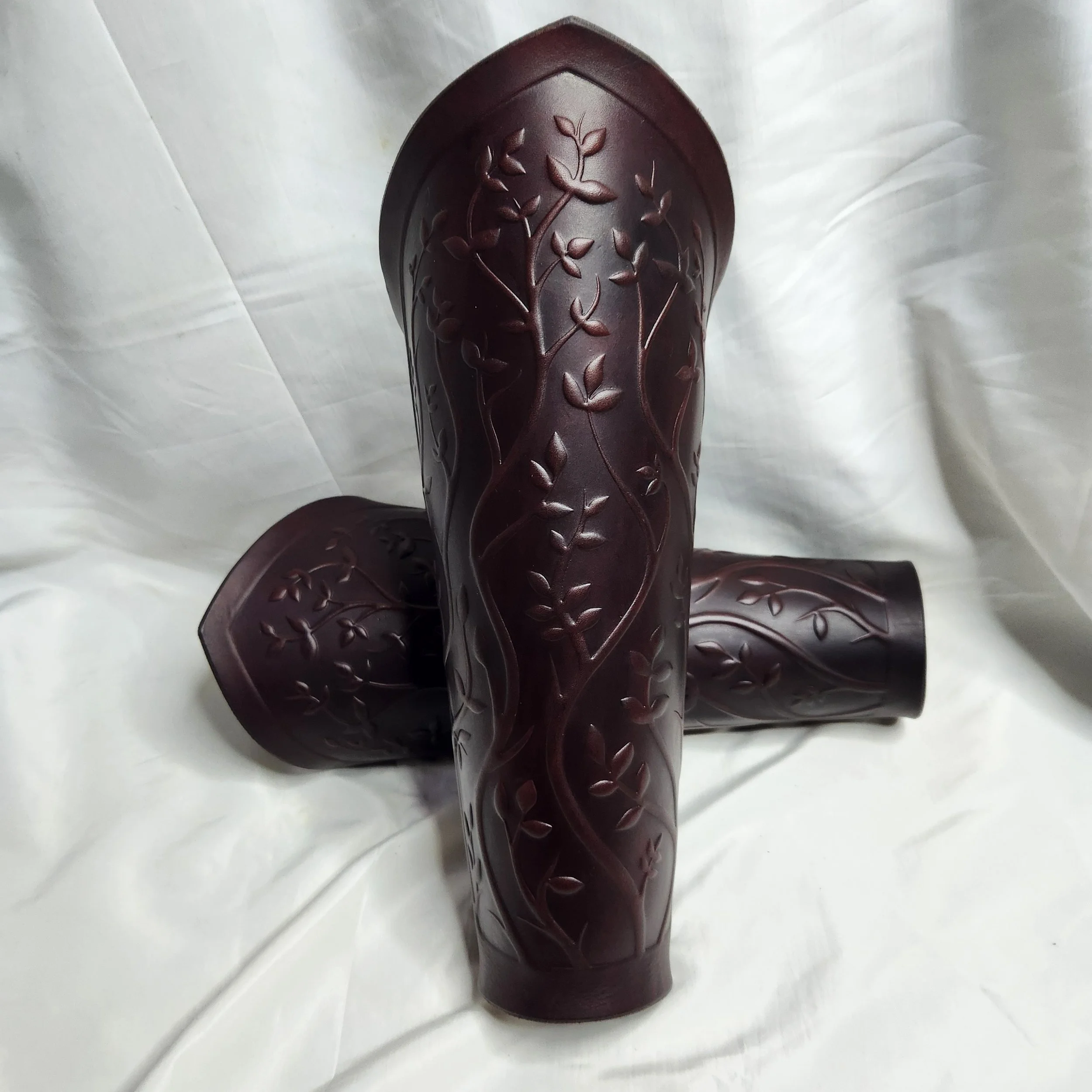 embossed verdant greaves (2).jpg