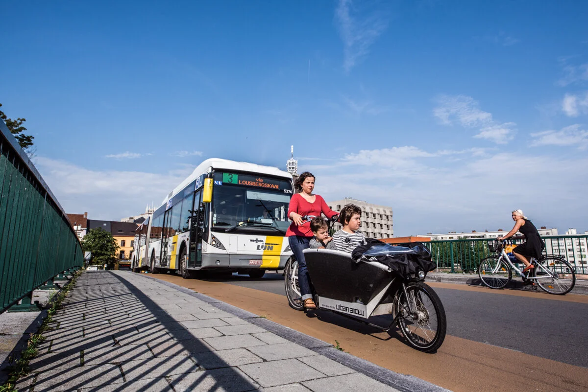 Voor de communicatiecampagne van de Stad Gent werd freelance fotograaf Jeroen Willems gevraagd een fotoreportage te maken voor het Mobiliteitsbedrijf van de Stad Gent in samenwerking met reclamebureau Cayman Creative Thinkers.