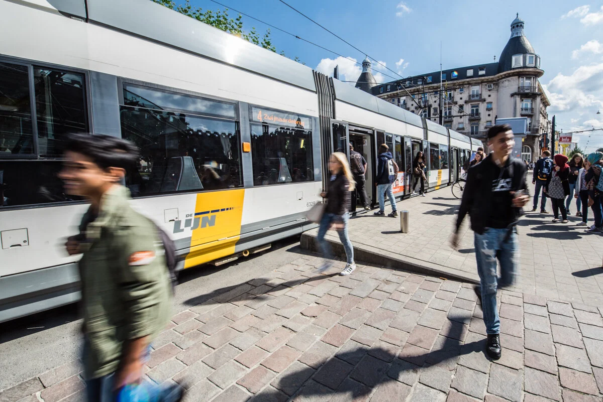 Voor de communicatiecampagne van de Stad Gent werd freelance fotograaf Jeroen Willems gevraagd een fotoreportage te maken voor het Mobiliteitsbedrijf van de Stad Gent in samenwerking met reclamebureau Cayman Creative Thinkers.