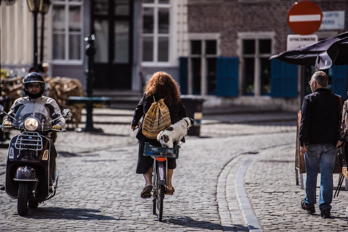 Voor de communicatiecampagne van de Stad Gent werd freelance fotograaf Jeroen Willems gevraagd een fotoreportage te maken voor het Mobiliteitsbedrijf van de Stad Gent in samenwerking met reclamebureau Cayman Creative Thinkers.