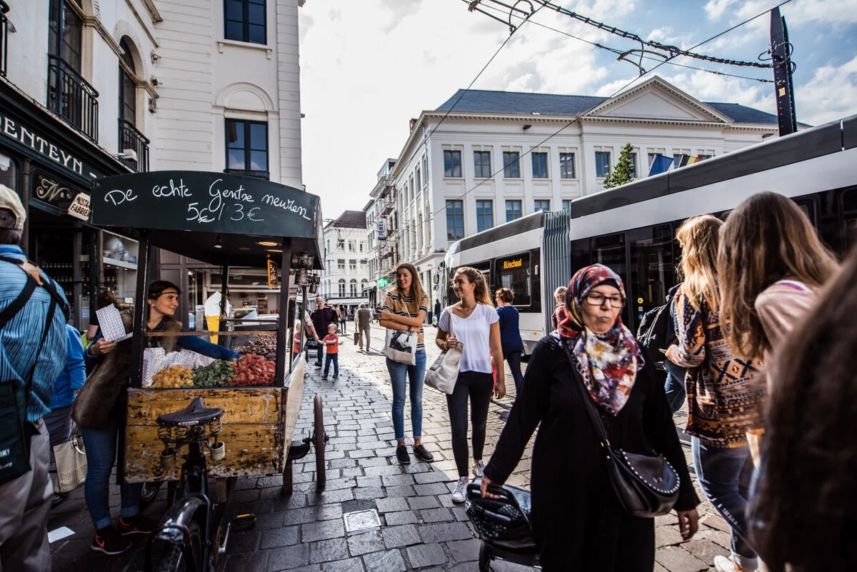 Voor de communicatiecampagne van de Stad Gent werd freelance fotograaf Jeroen Willems gevraagd een fotoreportage te maken voor het Mobiliteitsbedrijf van de Stad Gent in samenwerking met reclamebureau Cayman Creative Thinkers.
