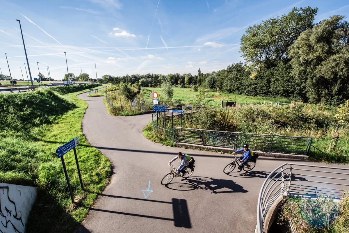 Voor de communicatiecampagne van de Stad Gent werd freelance fotograaf Jeroen Willems gevraagd een fotoreportage te maken voor het Mobiliteitsbedrijf van de Stad Gent in samenwerking met reclamebureau Cayman Creative Thinkers.