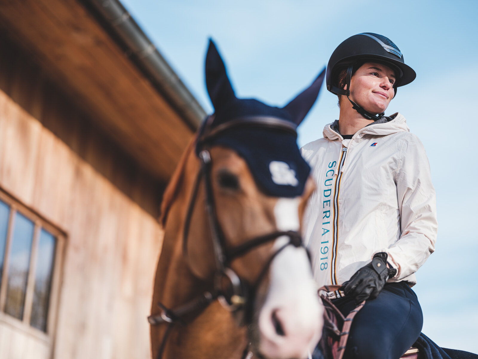 Voor het Italiaanse kledinglabel Scuderia 1918 deed commercieel, freelance fotograaf een lifestyle fotoreportage met werelds beste ruiters, Zoë Conter, Lorenzo De Luca en Daniel Deusser. 