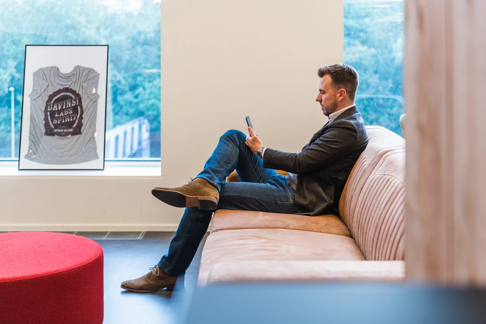 Voor de vernieuwing van hun bedrijfswebsite deed service- en security intelligence partner van Proximus, Davinsi Labs beroep op freelance fotograaf Jeroen Willems. We kozen voor een ongedwongen bedrijfsreportage met kleurrijke professionele foto's en