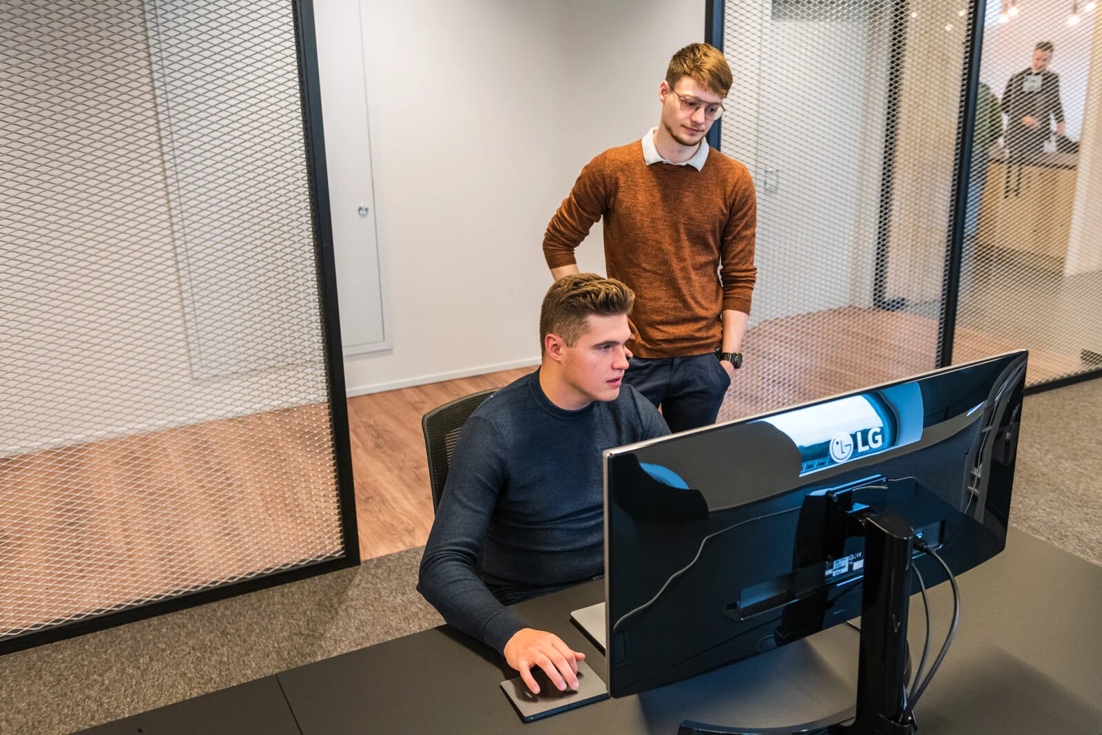 Voor de vernieuwing van hun bedrijfswebsite deed service- en security intelligence partner van Proximus, Davinsi Labs beroep op freelance fotograaf Jeroen Willems. We kozen voor een ongedwongen bedrijfsreportage met kleurrijke professionele foto's en