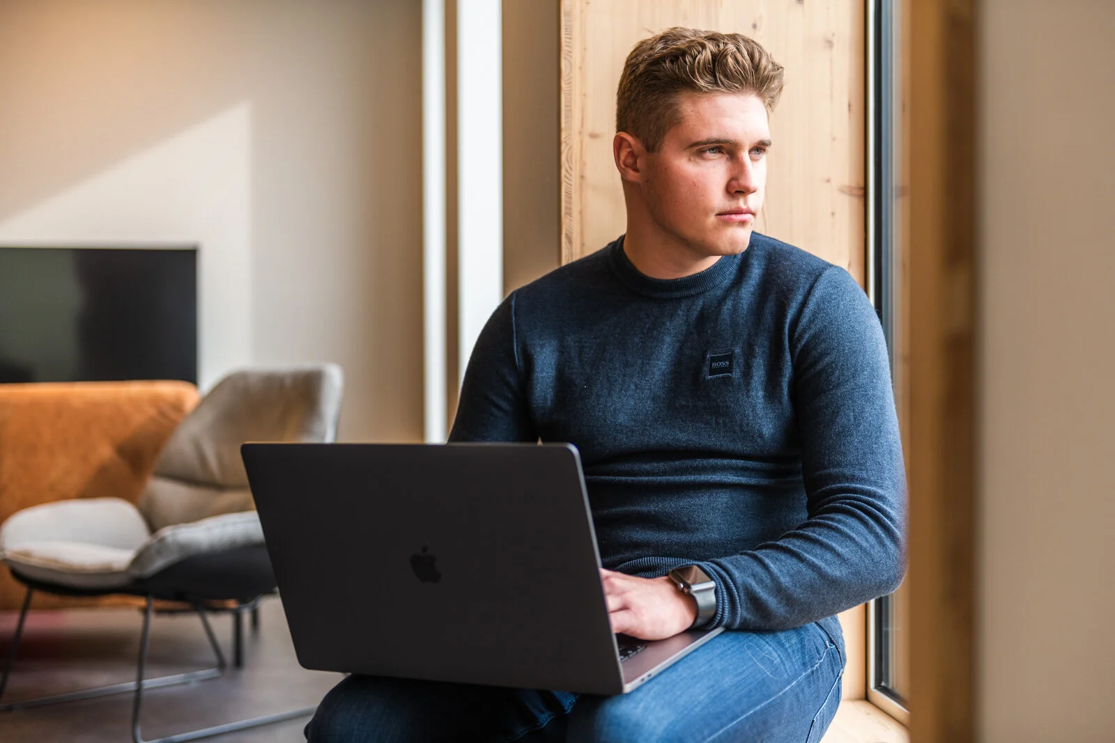 Voor de vernieuwing van hun bedrijfswebsite deed service- en security intelligence partner van Proximus, Davinsi Labs beroep op freelance fotograaf Jeroen Willems. We kozen voor een ongedwongen bedrijfsreportage met kleurrijke professionele foto's en