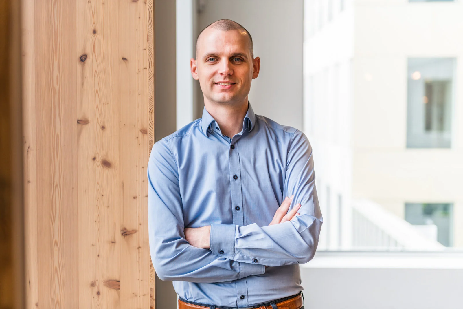 Voor de vernieuwing van hun bedrijfswebsite deed service- en security intelligence partner van Proximus, Davinsi Labs beroep op freelance fotograaf Jeroen Willems. We kozen voor een ongedwongen bedrijfsreportage met kleurrijke professionele foto's en