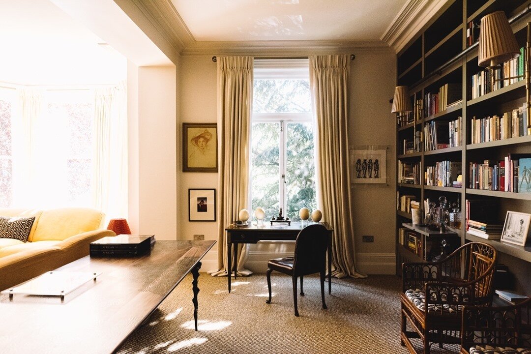 The perfect place for a desk overlooking the London Streets. ⁠
⁠
#handmadeinUK #bespokeUK #interiordesign #bespokebookcase #londoninteriordesign #joinery #kitchendesign #houseandgardenUK  #livingroominspo #bookcaseinspo #bespokefurnitureideas #UKdesi