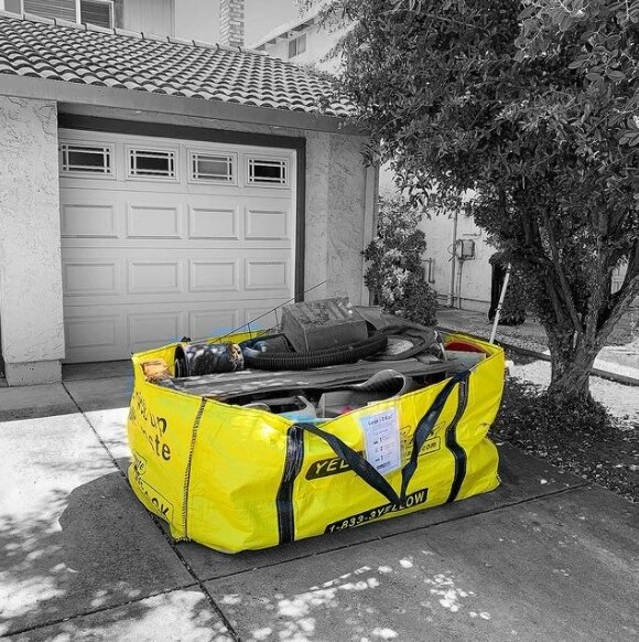 Another Yellowsack loaded up and ready to go! Another happy customer! 😃💛⁠
⁠
⁠
⁠
#yellowsack #yellove #sustainable #dumpsterbags #dumpster #renovation #sandiego #sanfrancisco #greaterlosangeles #orangecounty⁠
⁠