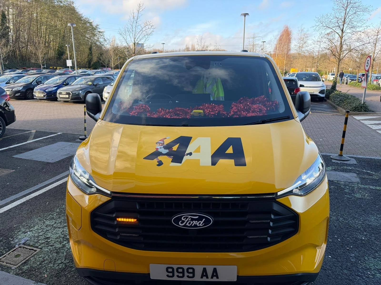 Final Elf Van Livery 4.jpg