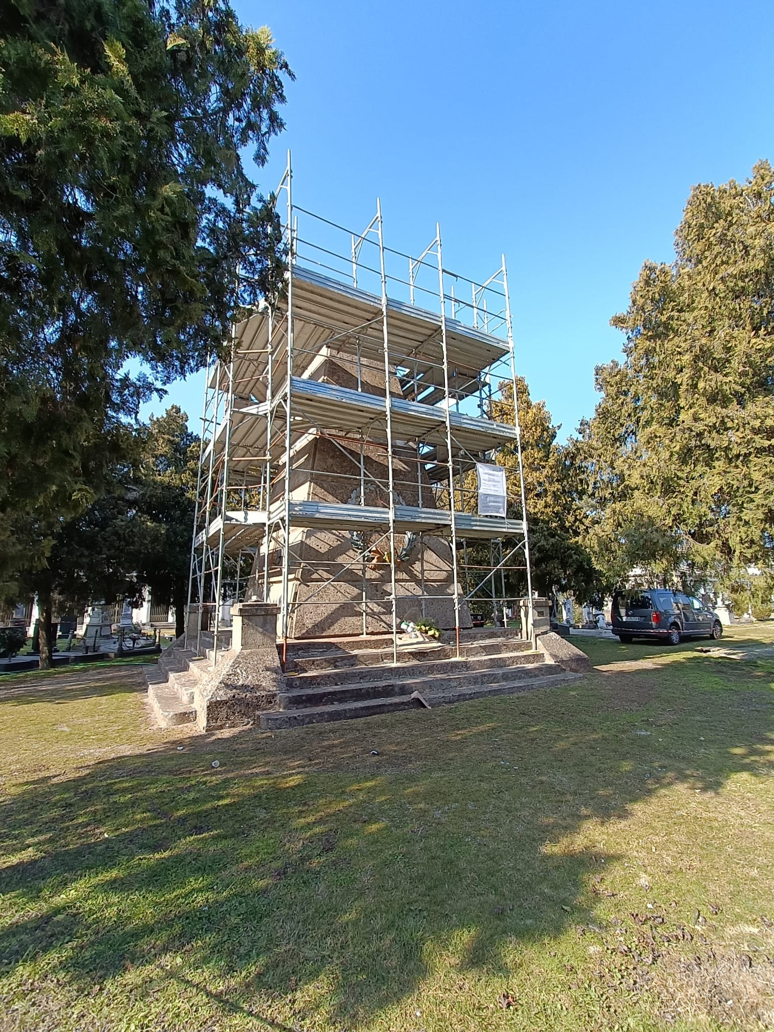 Restauration pyramide de Cremone_RZAA0730_Laurent Delfour.JPG