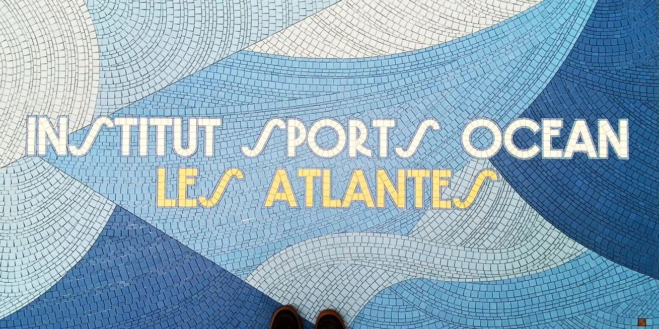 [Détail de projet] Une mosaïque sur mesure pour le hall de la base de mer des Sables-d’Olonne