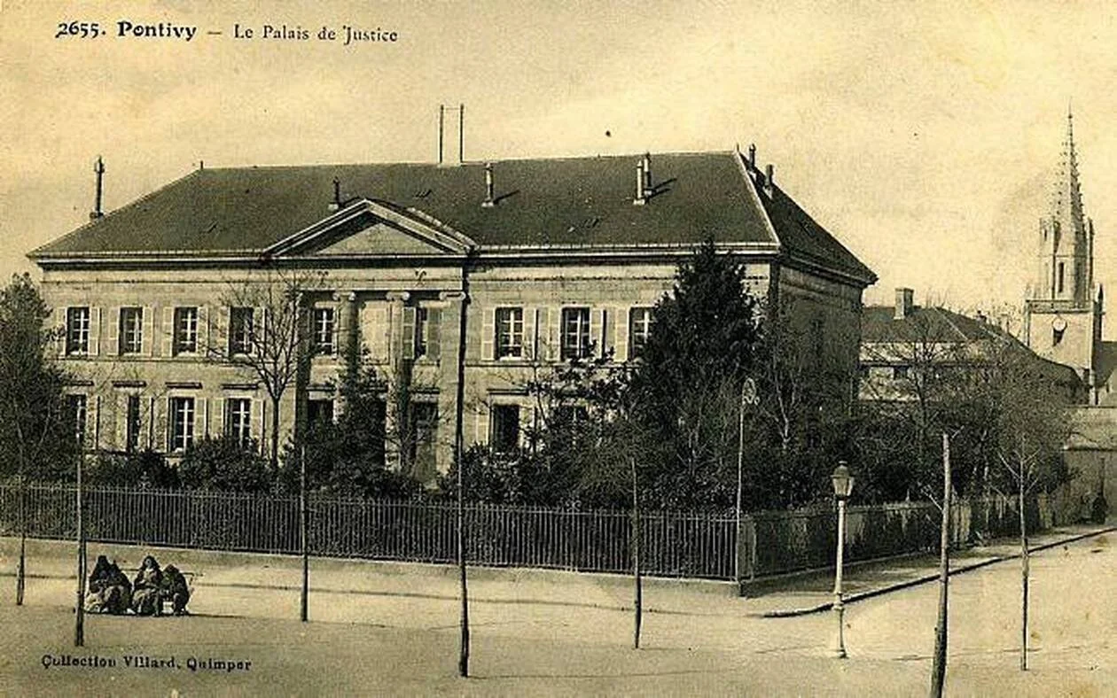 Pontivy_Tribunal_Image-Archive-Collection Villard.jpg