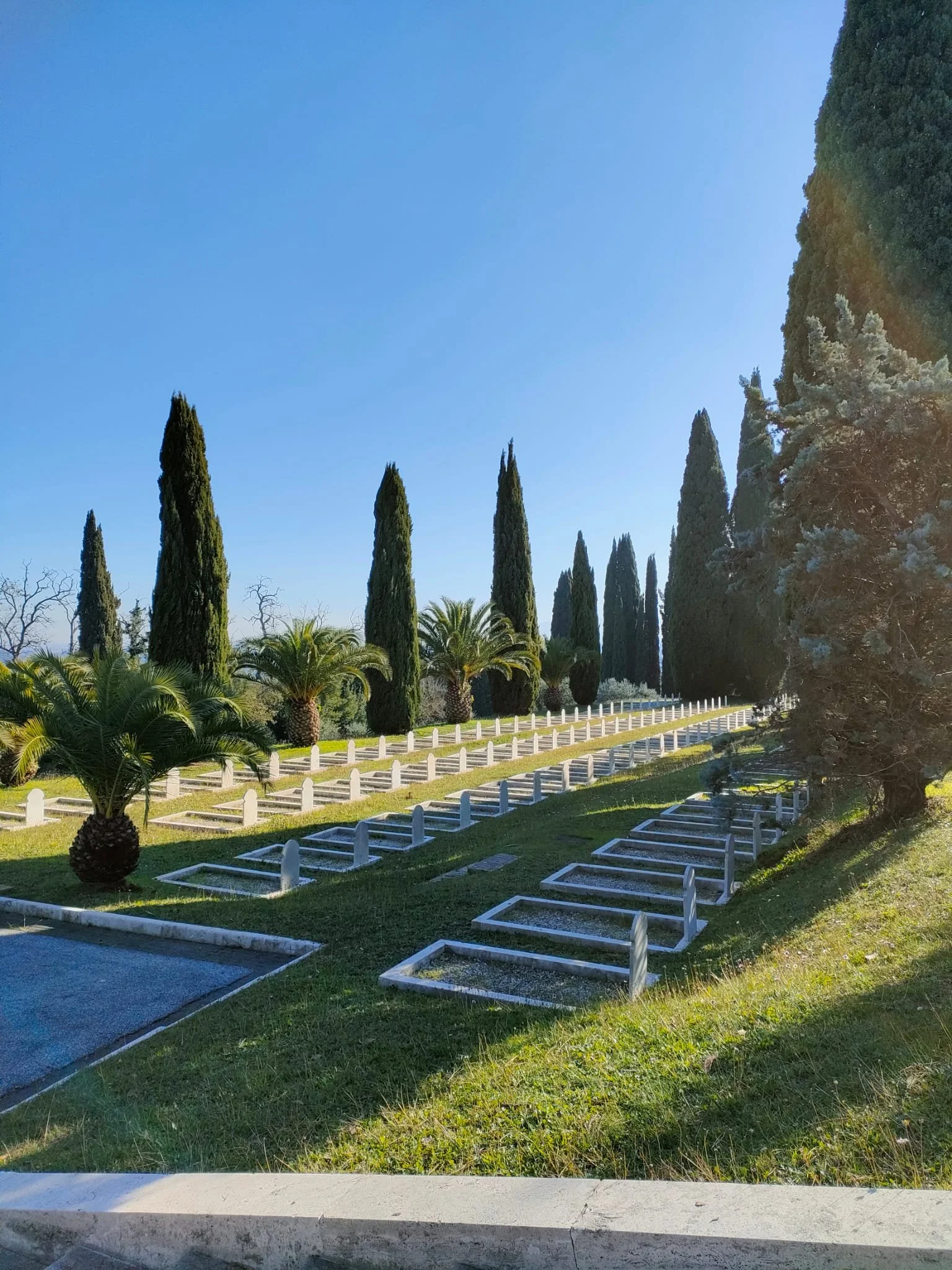 Cimetiere de Monte Mario_Entretien des jardins-01.JPG